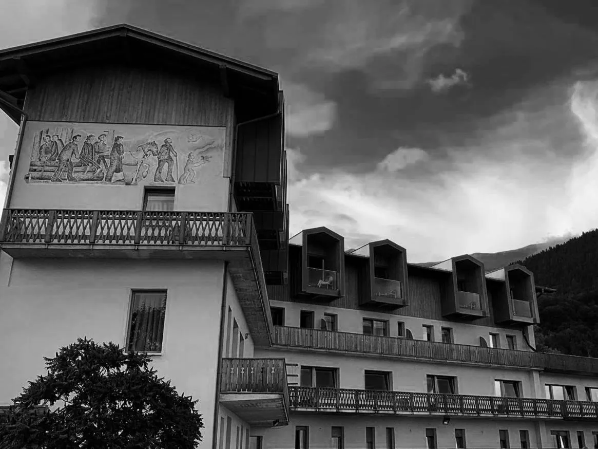 Property building in Albergo Croce d'Aune