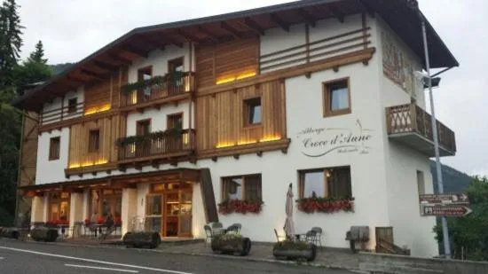 Property building in Albergo Croce d'Aune