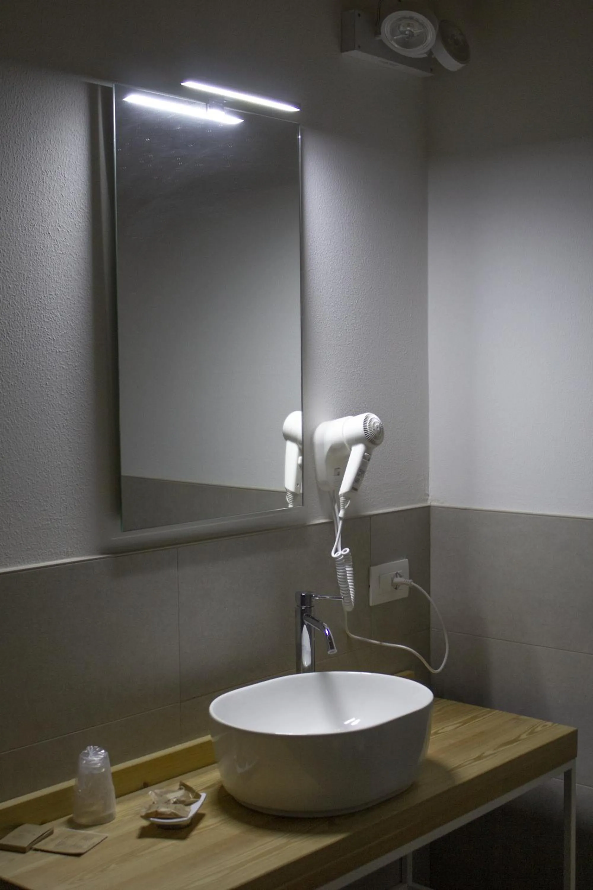 Bathroom in Albergo Croce d'Aune