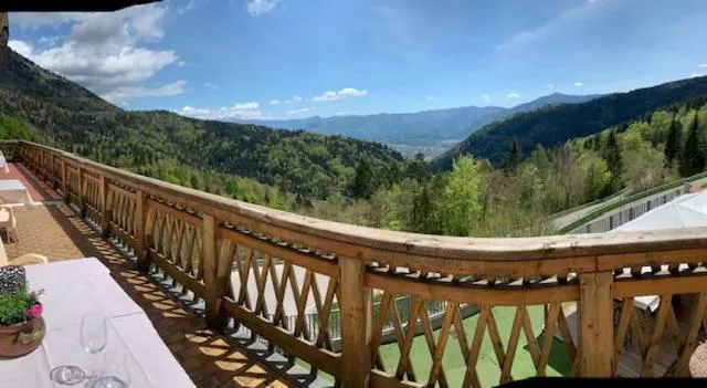 Albergo Croce d'Aune