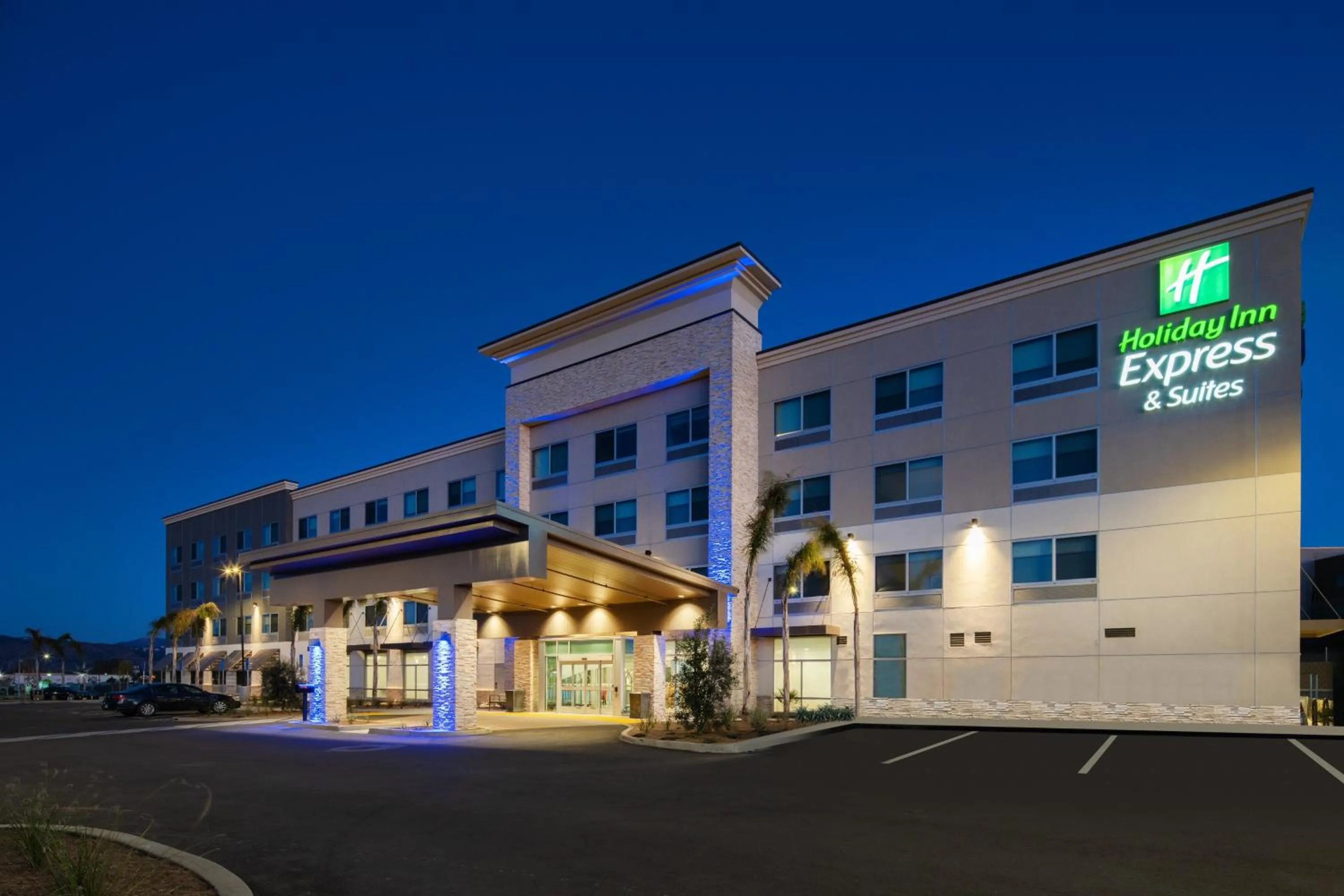 Property building in Holiday Inn Express & Suites - Murrieta by IHG