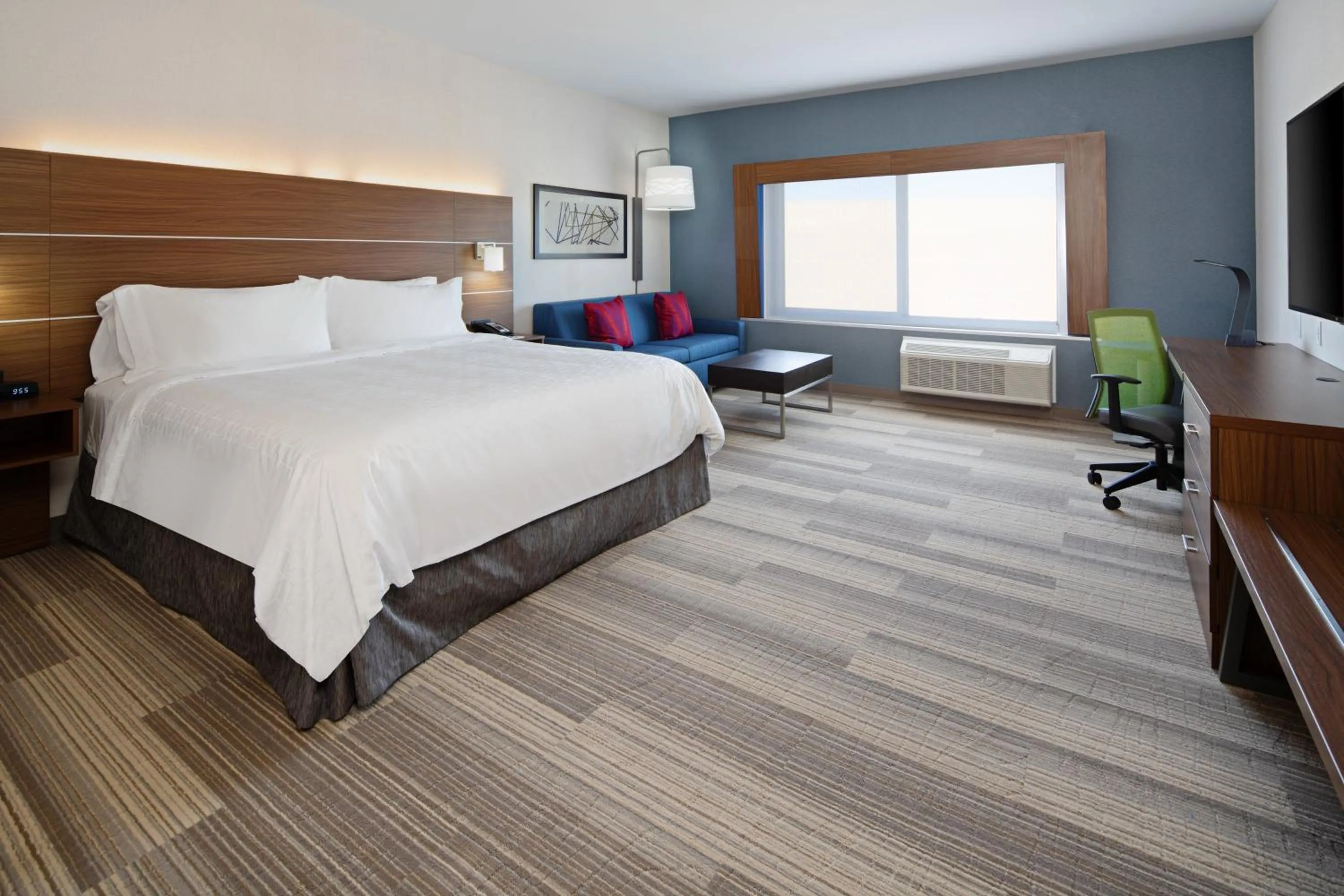 Photo of the whole room, Bed in Holiday Inn Express & Suites - Murrieta by IHG