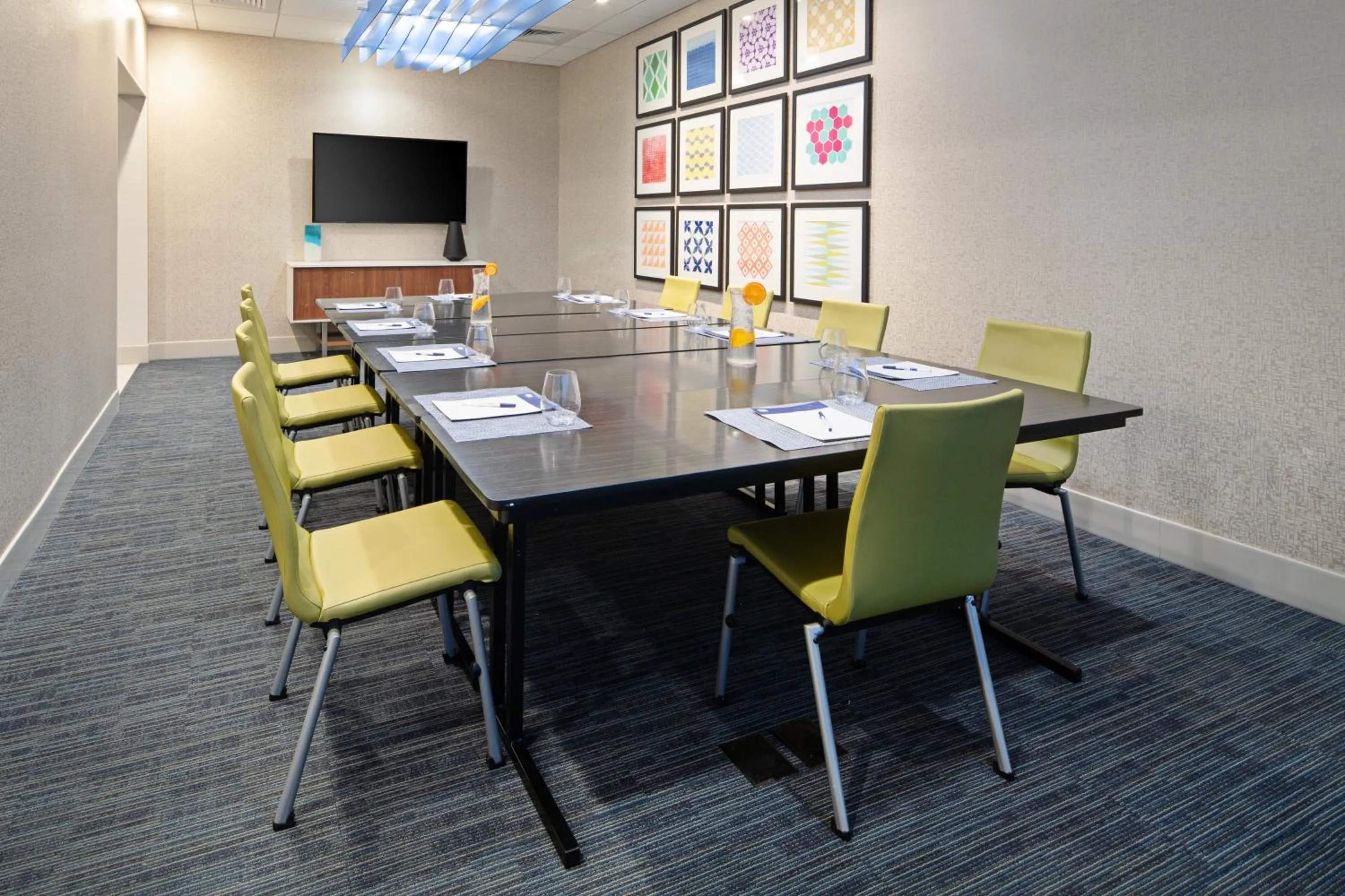 Meeting/conference room in Holiday Inn Express & Suites - Murrieta by IHG