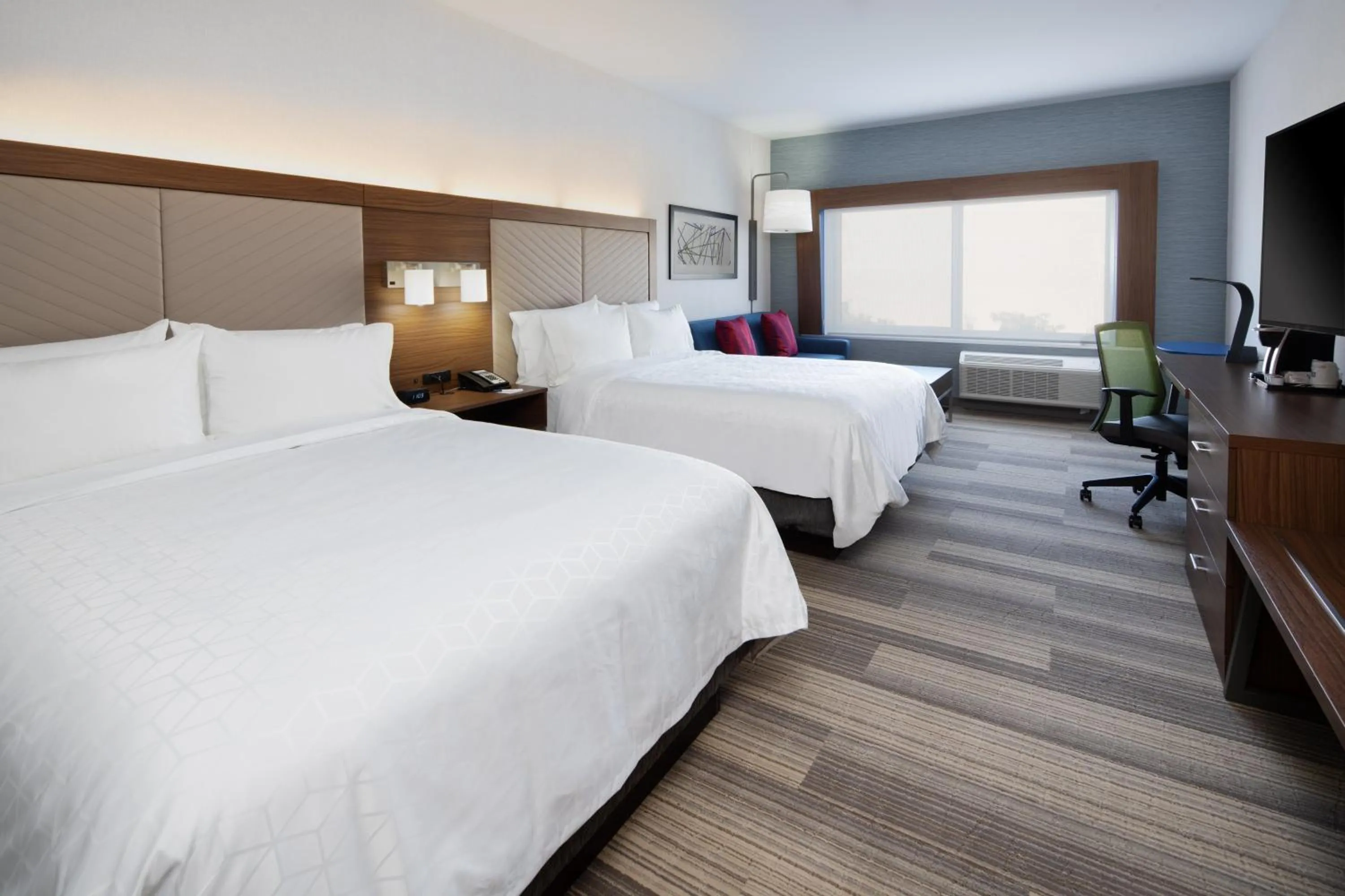 Photo of the whole room, Bed in Holiday Inn Express & Suites - Murrieta by IHG