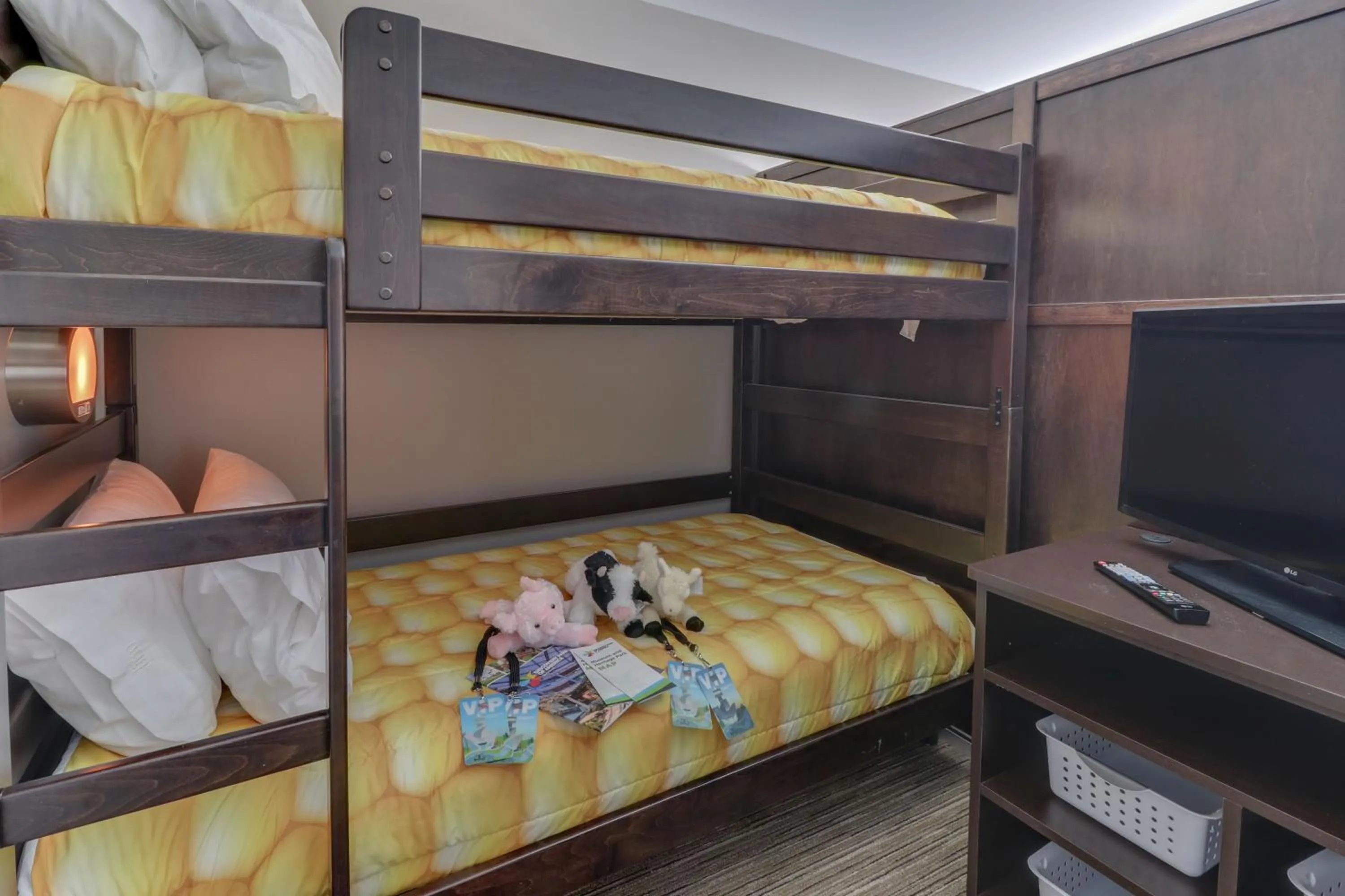 Photo of the whole room, Bed in Holiday Inn Express & Suites - Union City by IHG