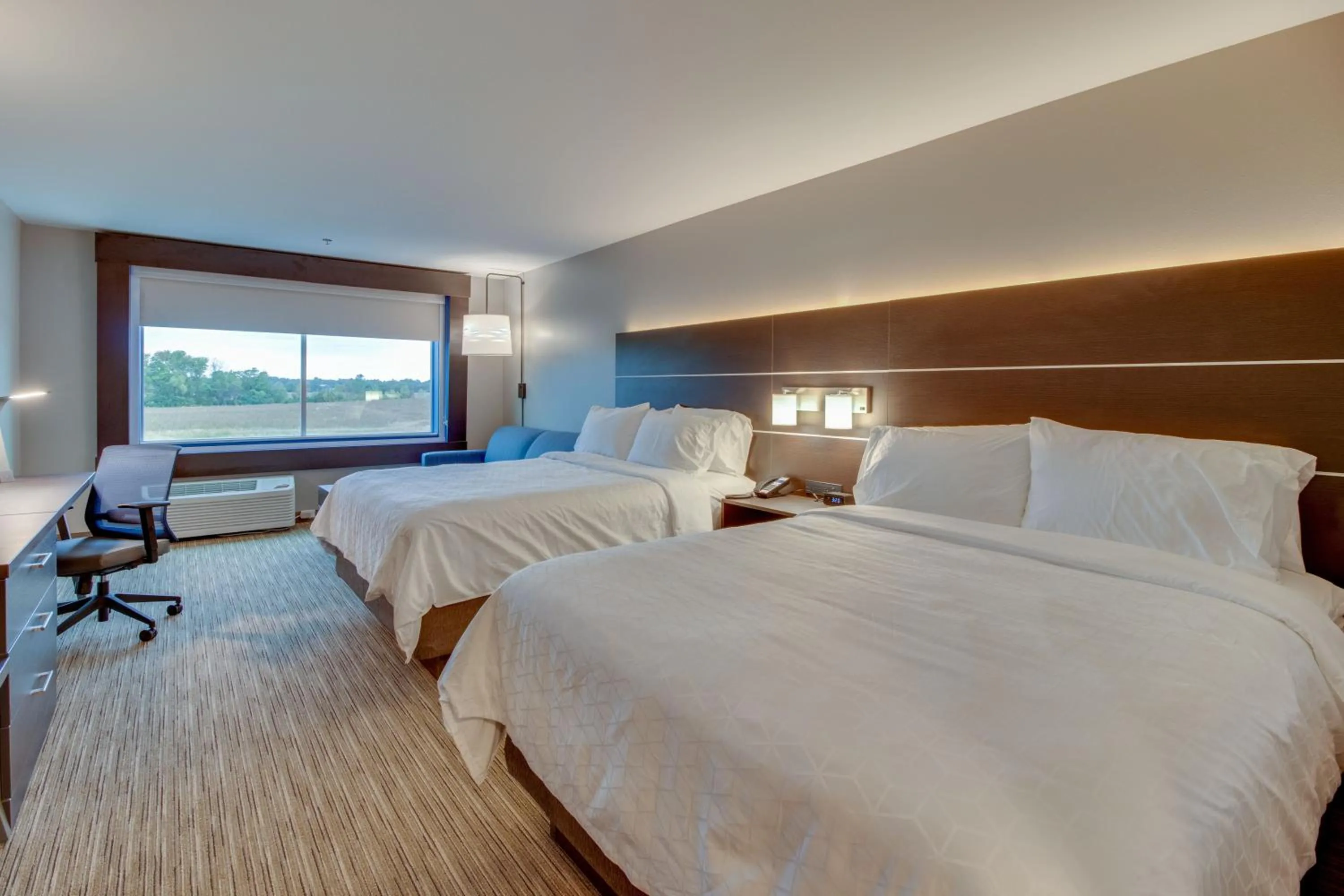 Photo of the whole room, Bed in Holiday Inn Express & Suites - Union City by IHG