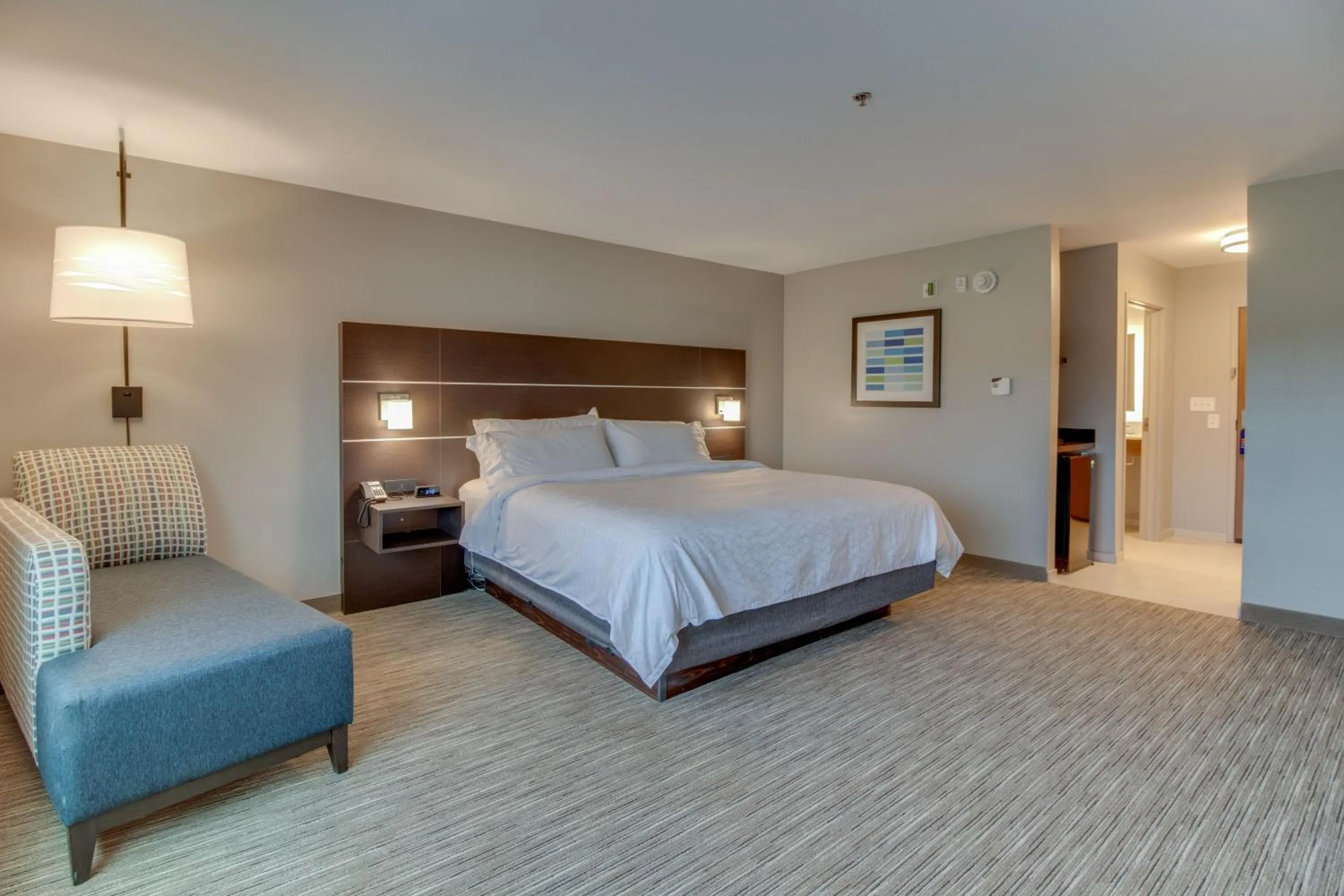 Photo of the whole room, Bed in Holiday Inn Express & Suites - Union City by IHG