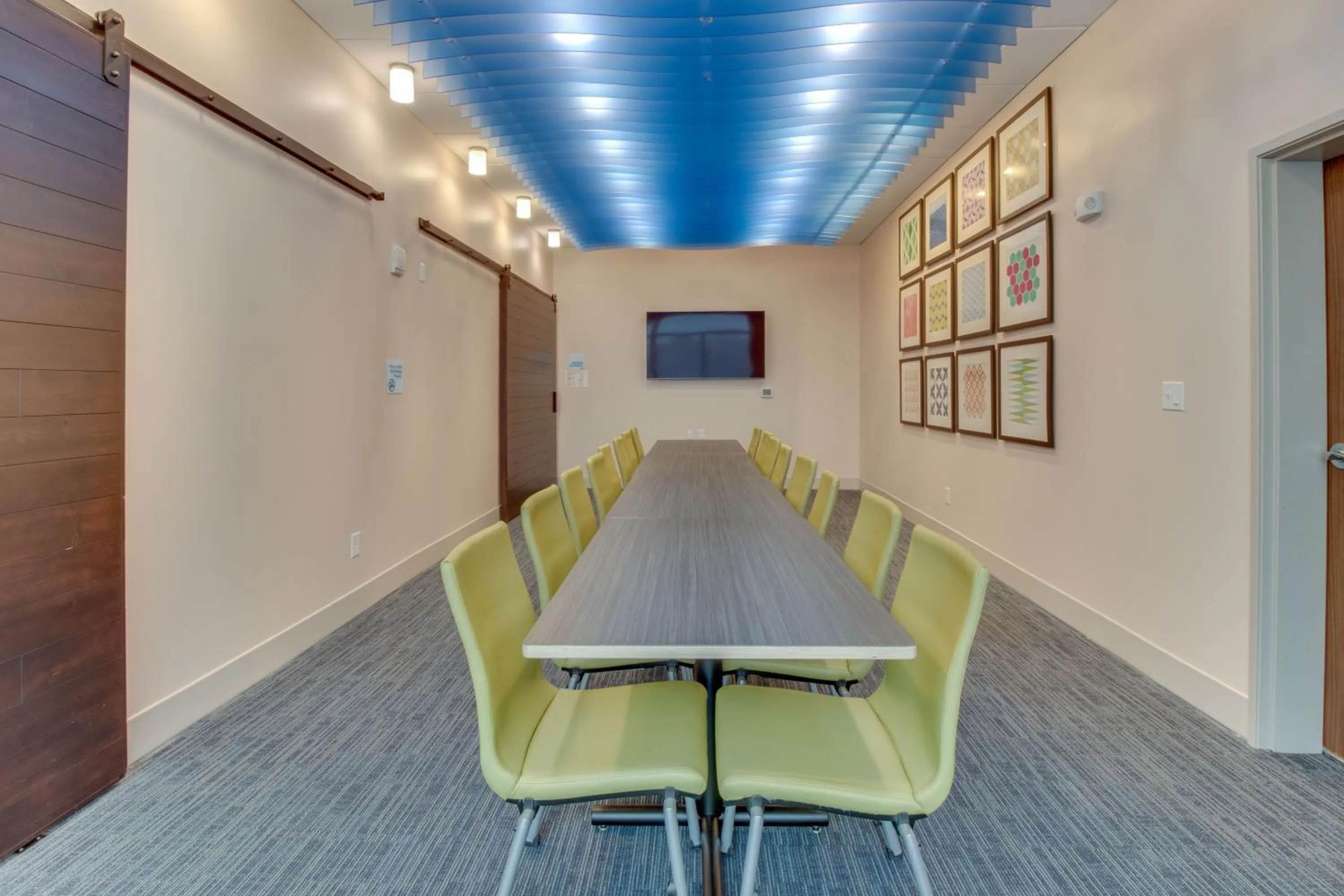 Meeting/conference room in Holiday Inn Express & Suites - Union City by IHG