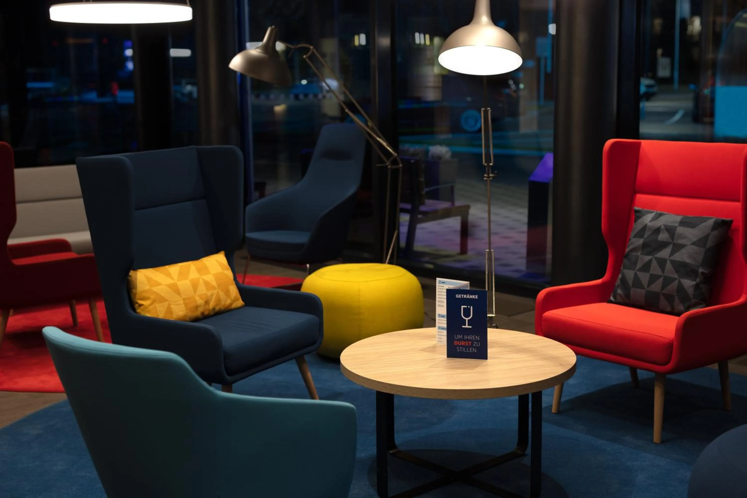 Lounge or bar in Holiday Inn Express - Aarburg - Oftringen by IHG