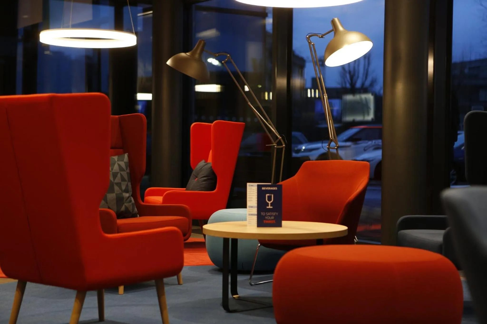 Lounge or bar in Holiday Inn Express - Aarburg - Oftringen by IHG