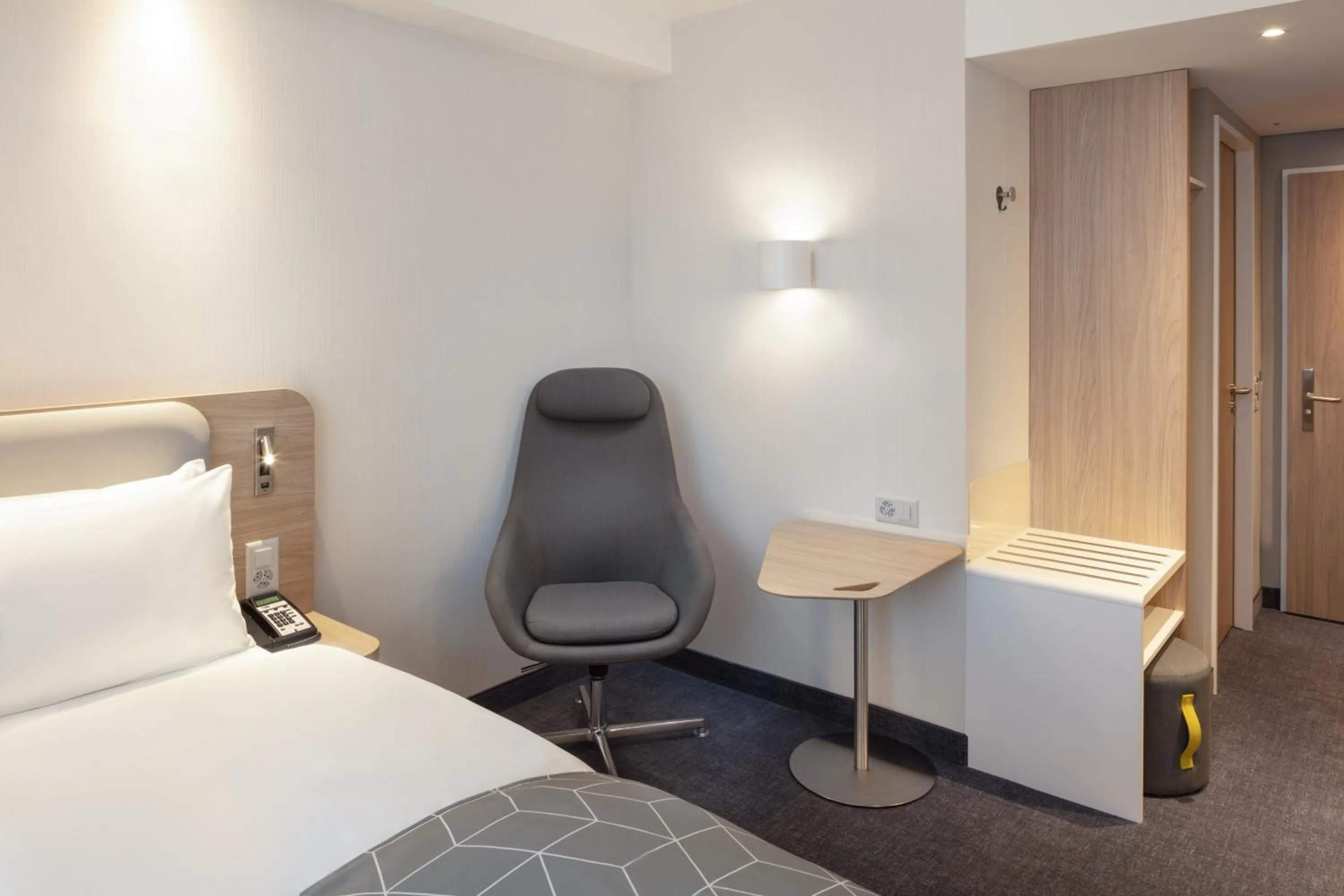 Photo of the whole room, Bed in Holiday Inn Express - Aarburg - Oftringen by IHG