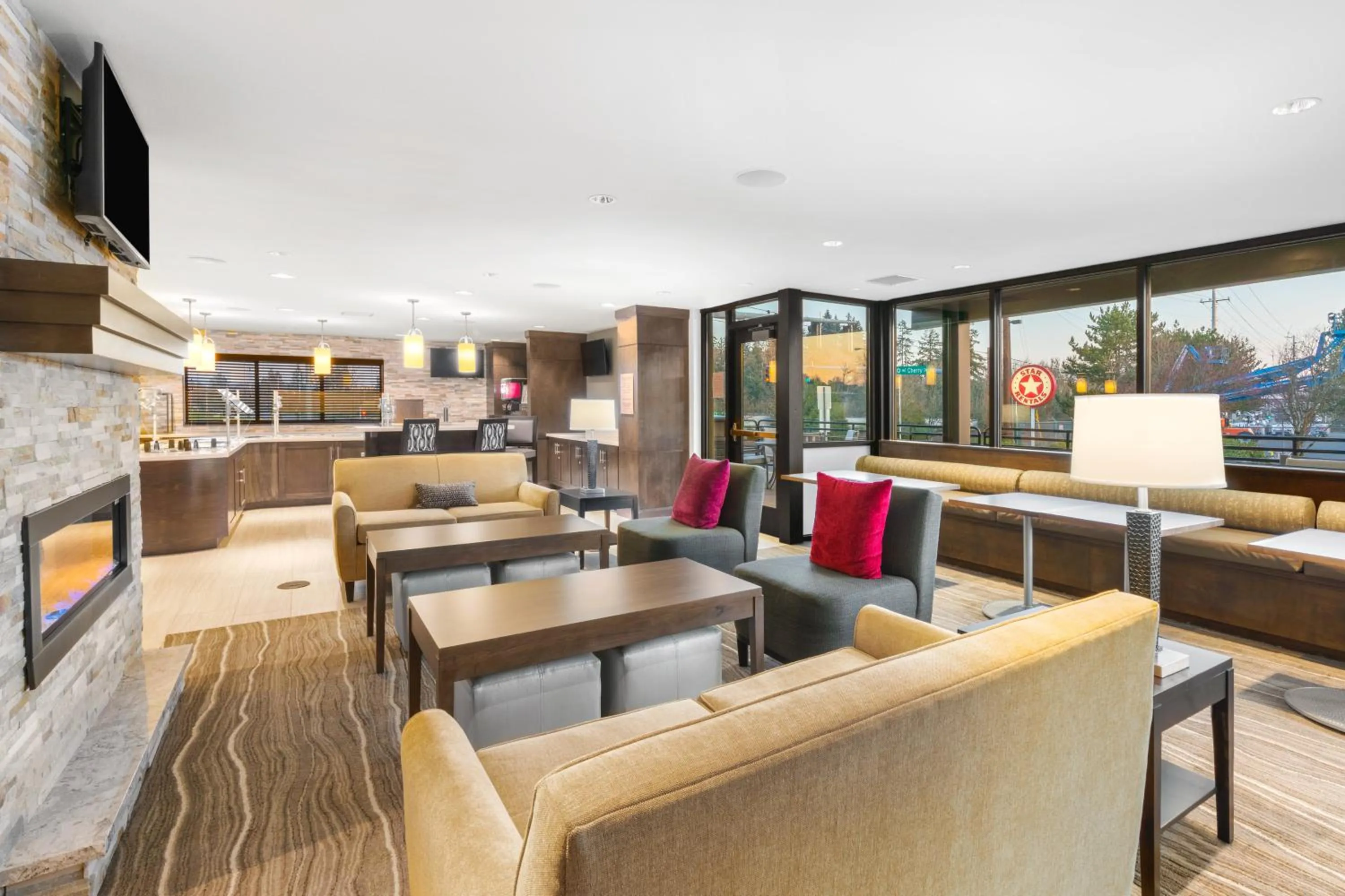 Restaurant/places to eat in Staybridge Suites - Orenco Station by IHG