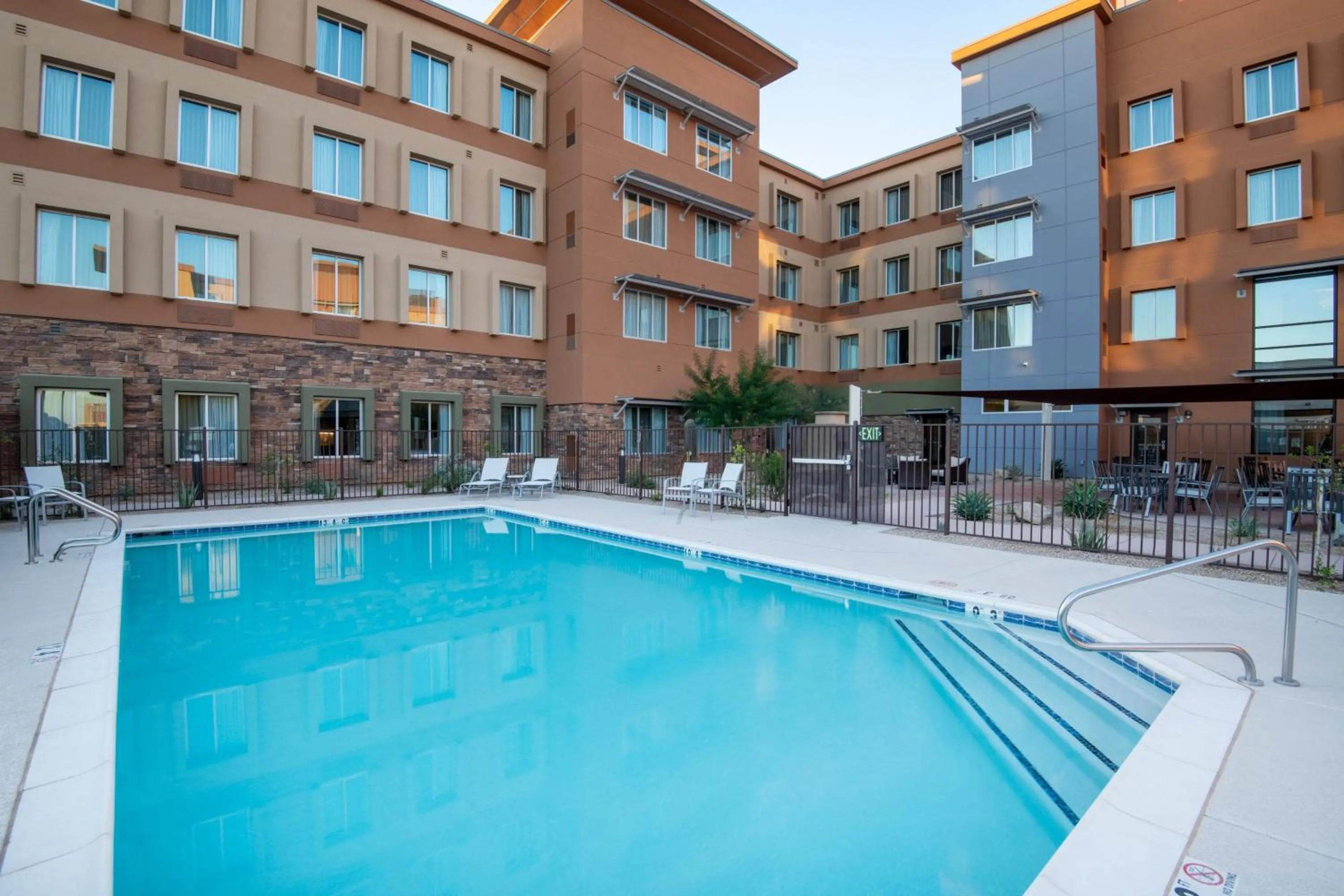 Swimming pool in Staybridge Suites - Scottsdale - Talking Stick by IHG