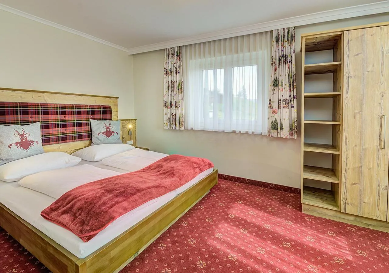 Photo of the whole room, Bed in Mountainlovers Berghotel SeidlAlm