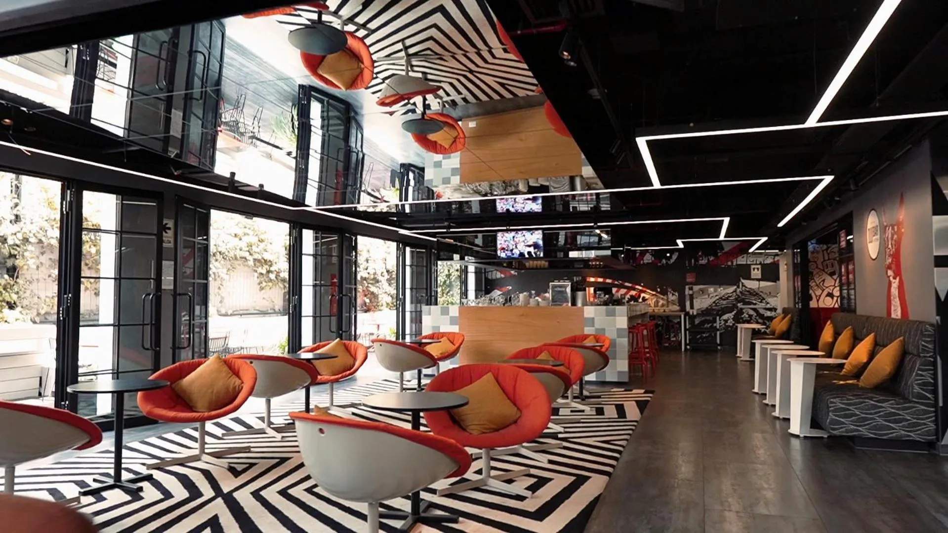 Lobby or reception in Radisson RED Miraflores