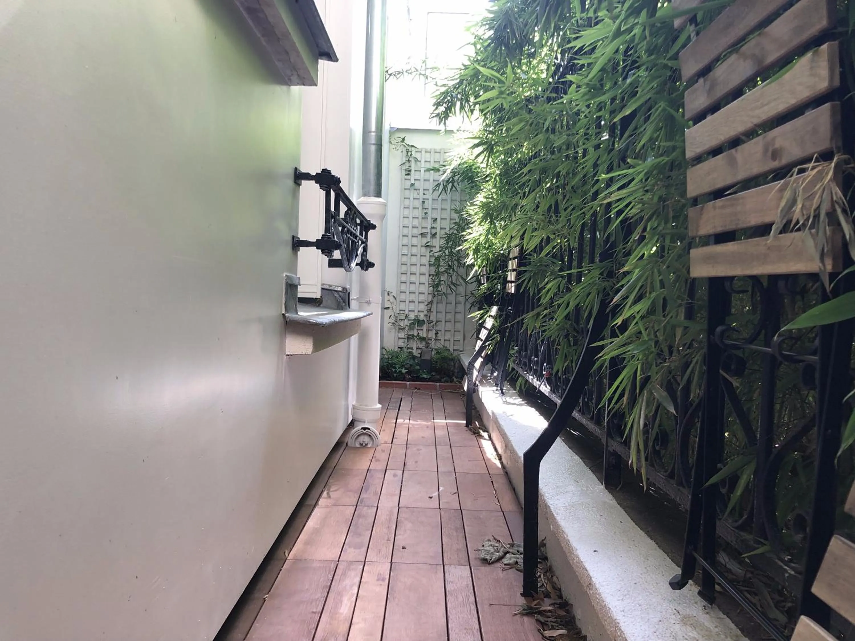 Inner courtyard view in Résidence Voûte