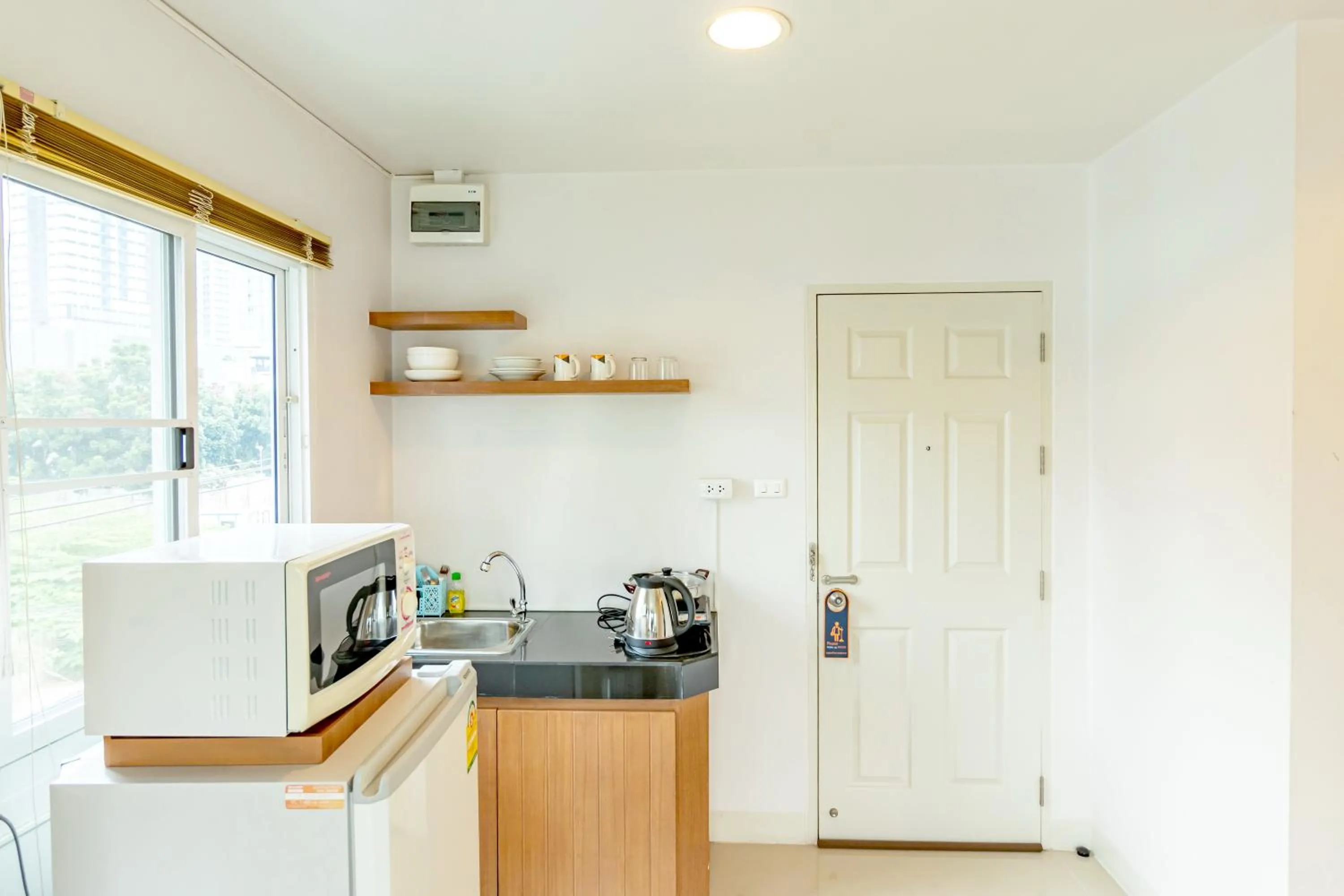 Kitchen or kitchenette in Ascella Sukhumvit 38 - Thonglor