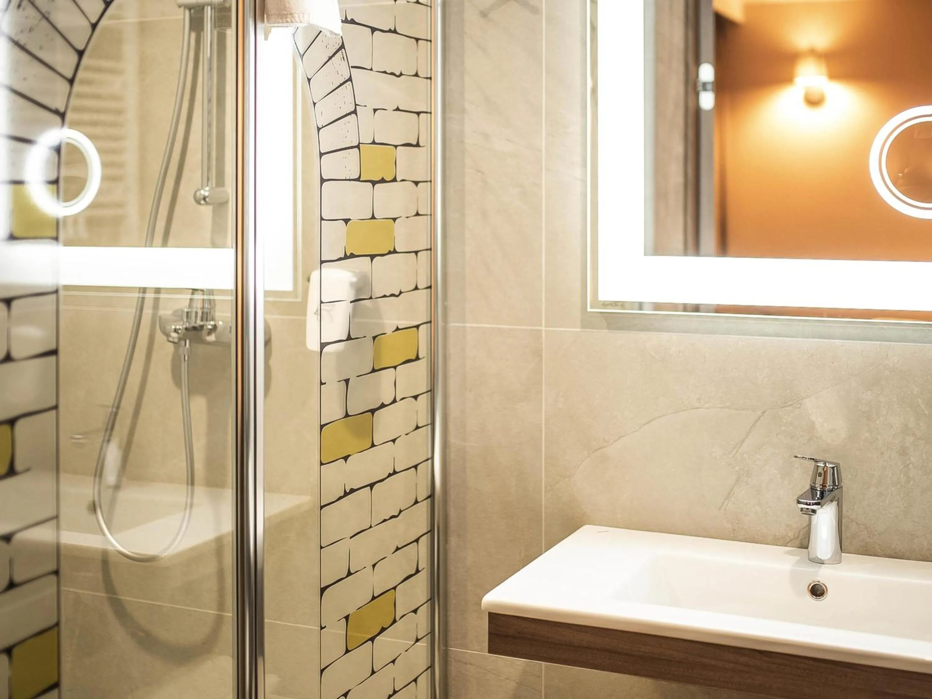 Bedroom in ibis Styles Lublin Stare Miasto