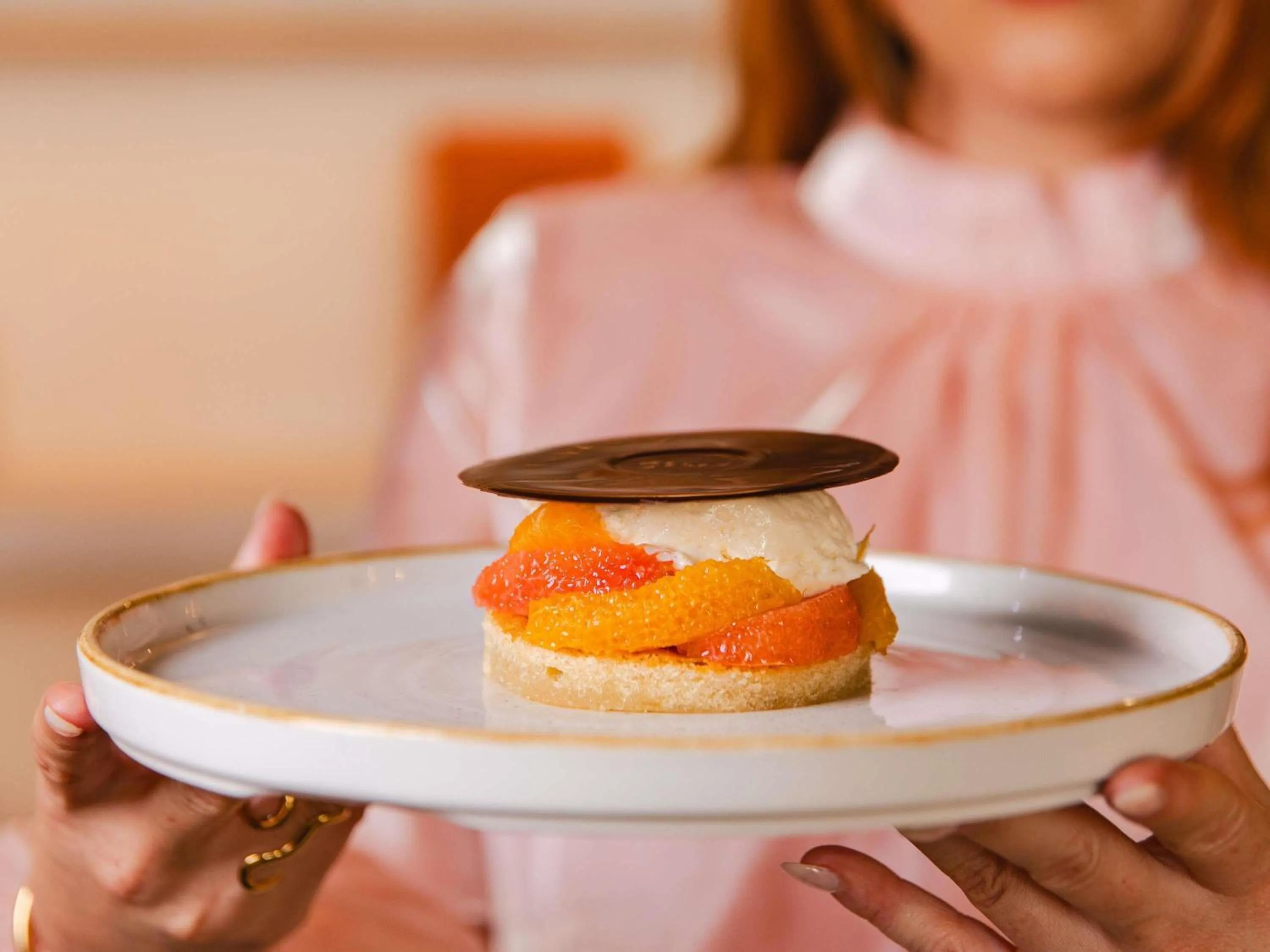 Restaurant/places to eat in Novotel Paris Porte Versailles