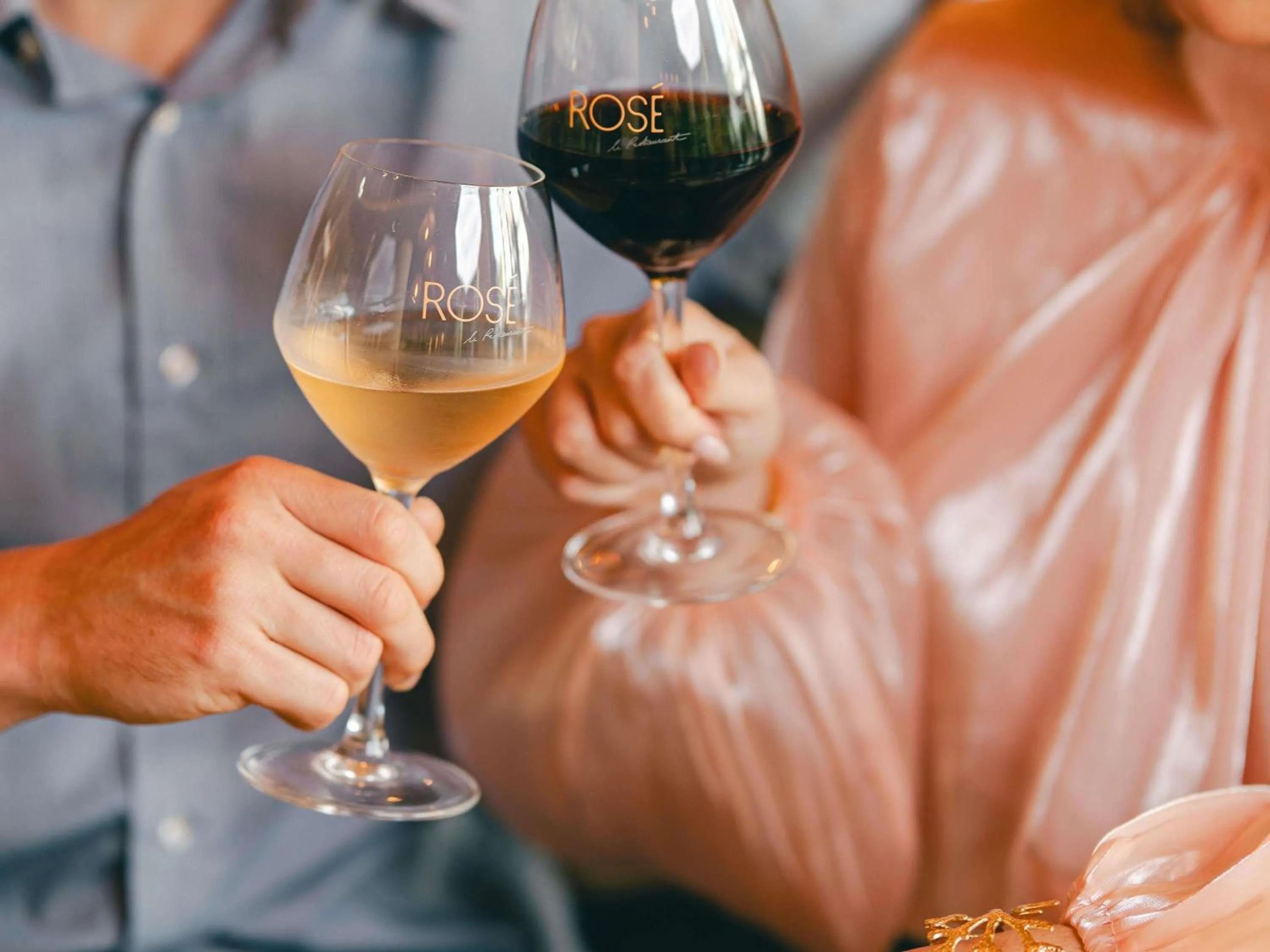 Lounge or bar in Novotel Paris Porte Versailles