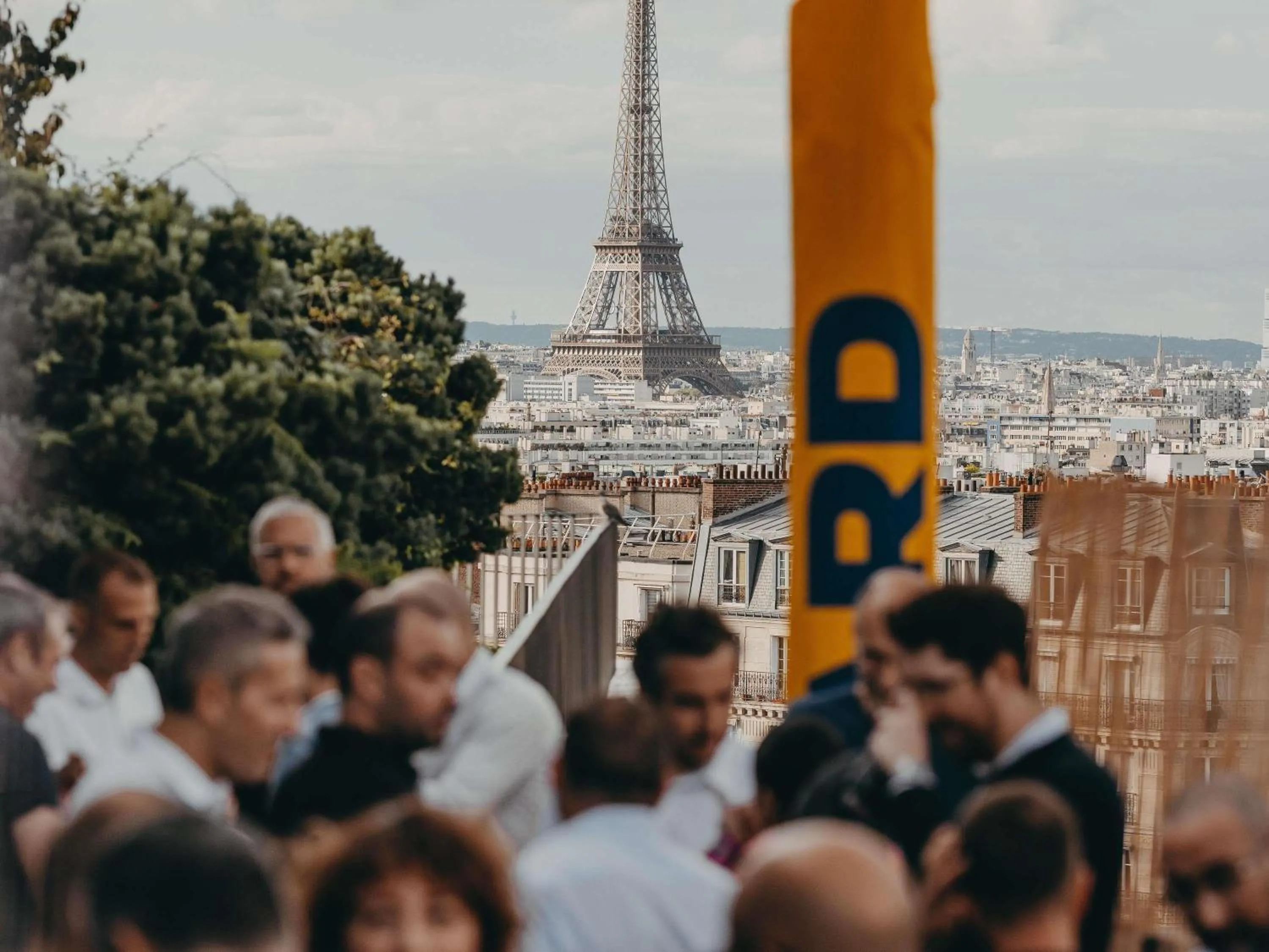 Restaurant/places to eat in Novotel Paris Porte Versailles