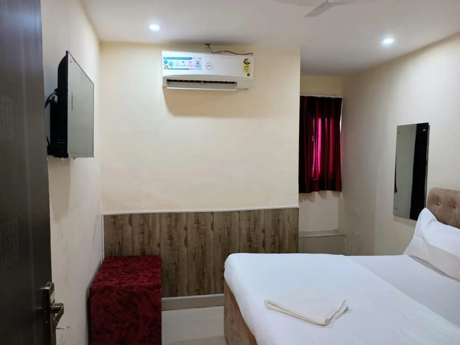 Bed in Budget Friendly Metro Regency