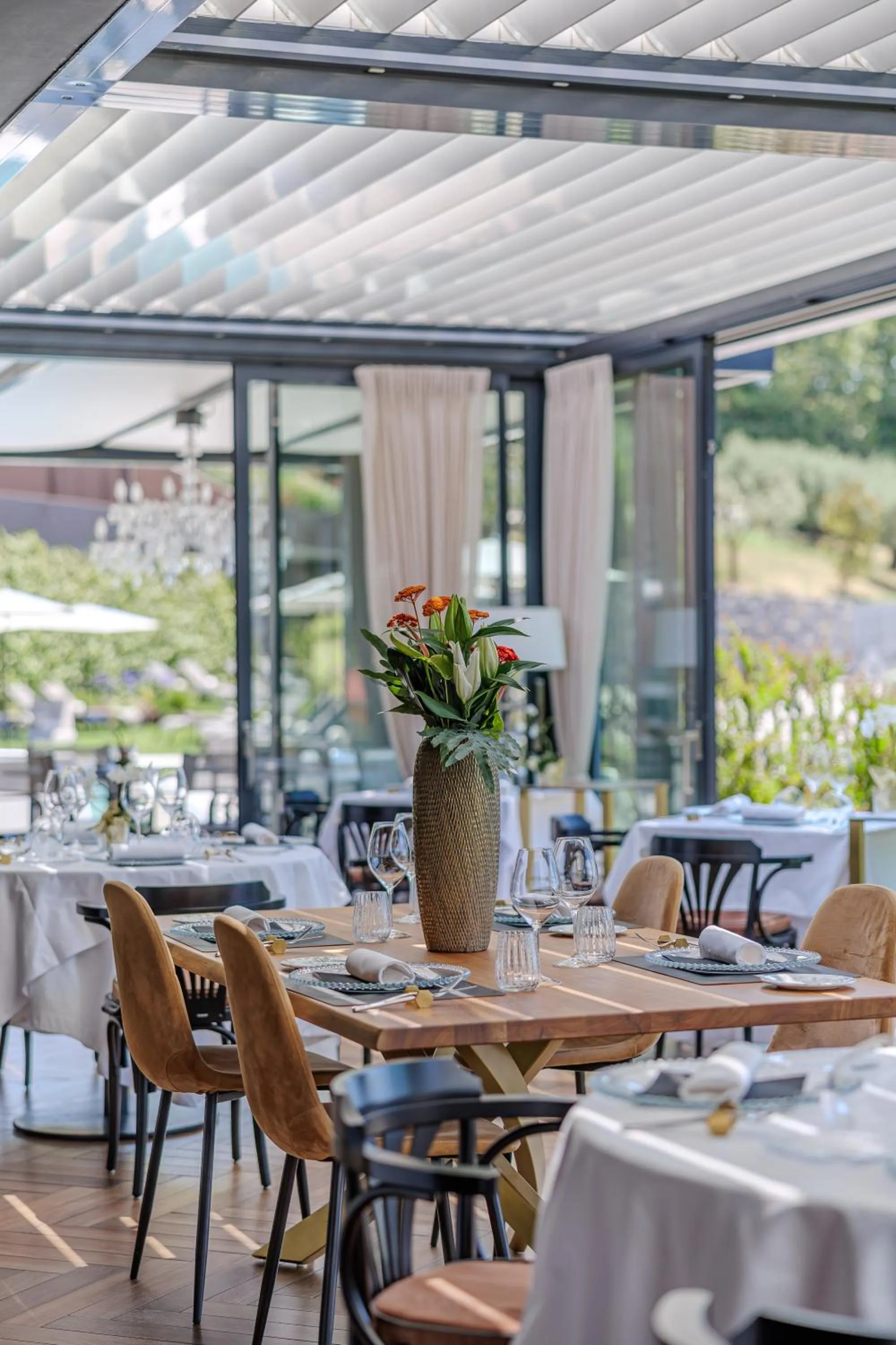 Restaurant/places to eat in Deville & Spa