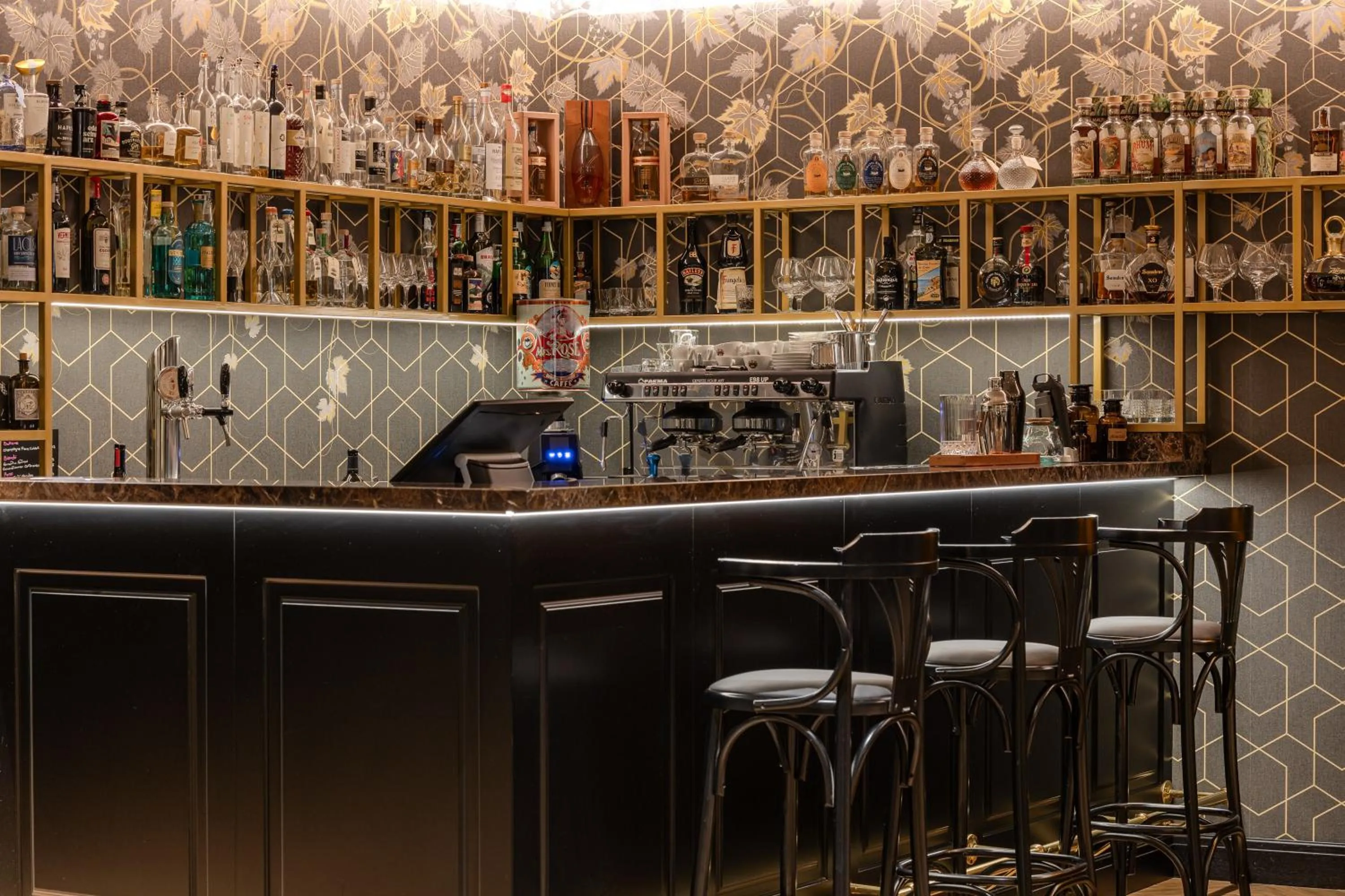 Restaurant/places to eat in Deville & Spa