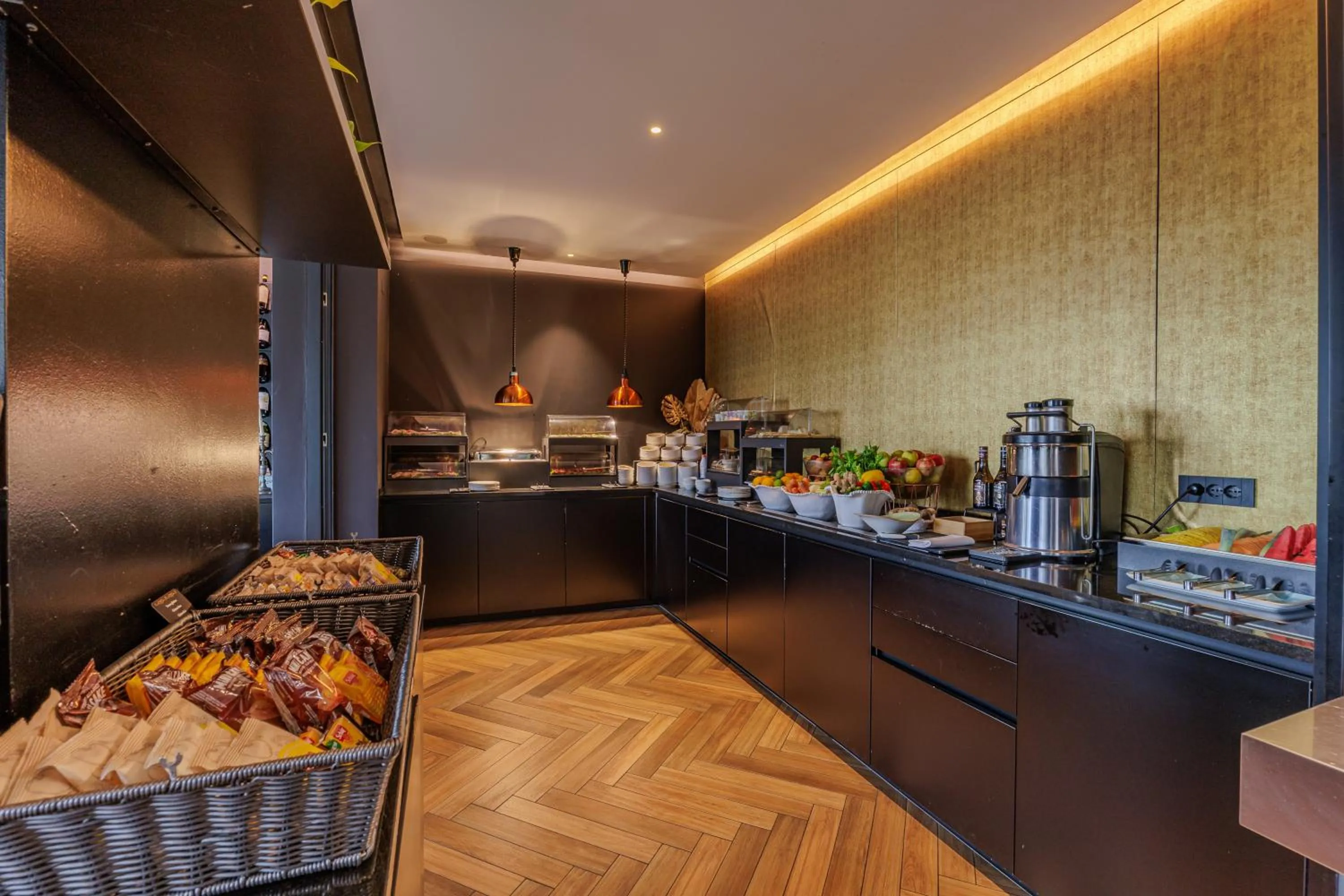 Buffet breakfast in Deville & Spa