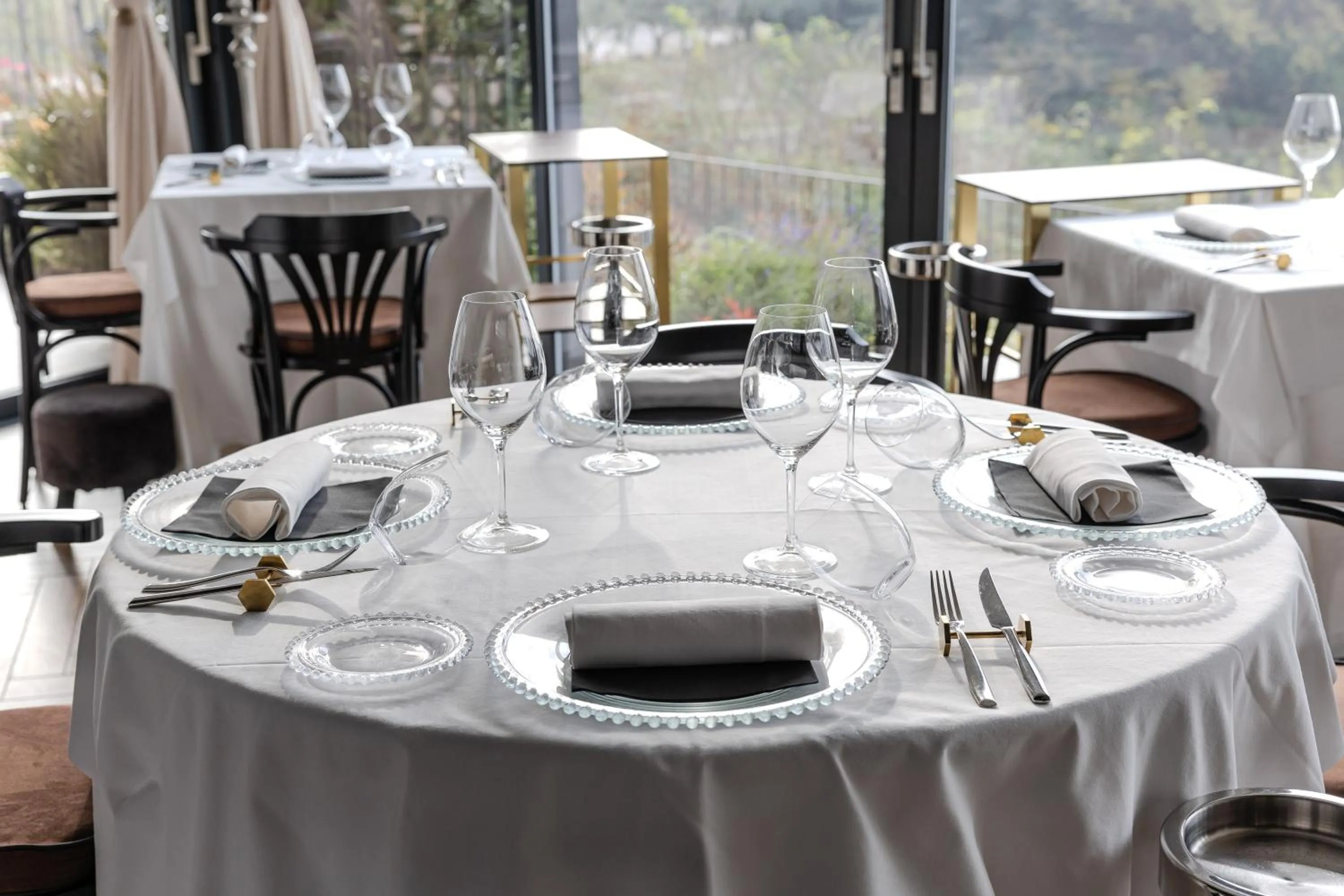 Restaurant/places to eat in Deville & Spa