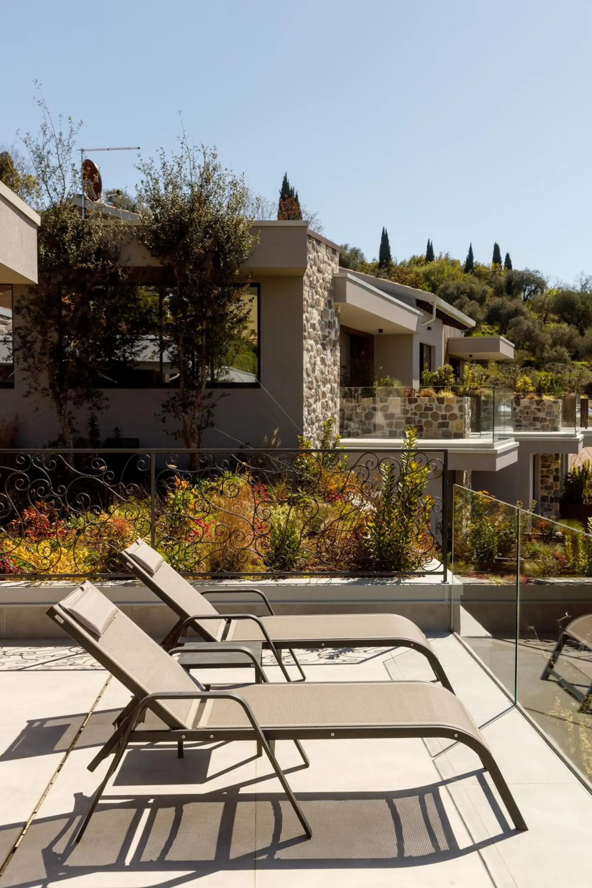 Junior Suite with Lake View in Deville & Spa Junior Suite with Lake View in Deville & Spa