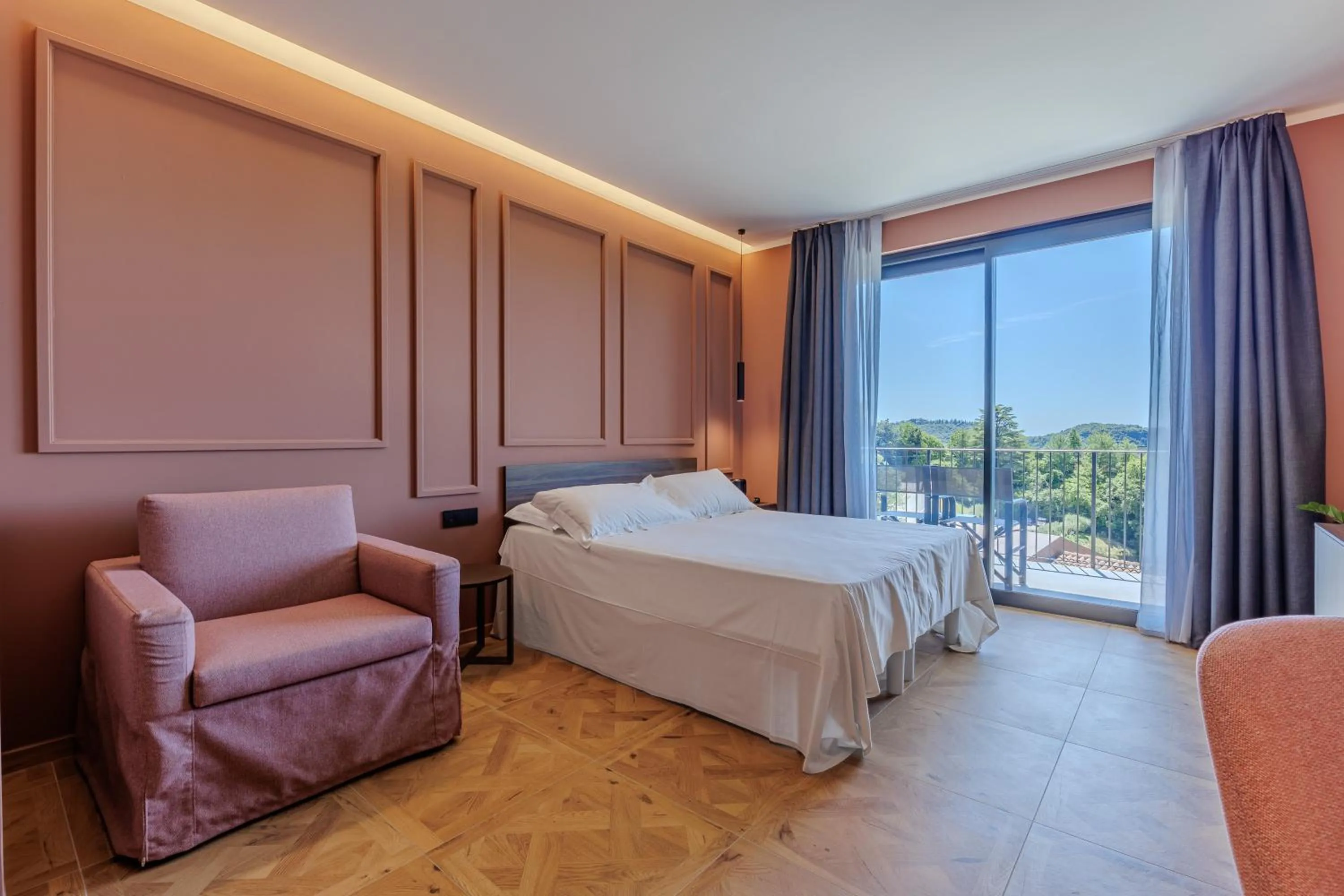 Bed in Deville & Spa