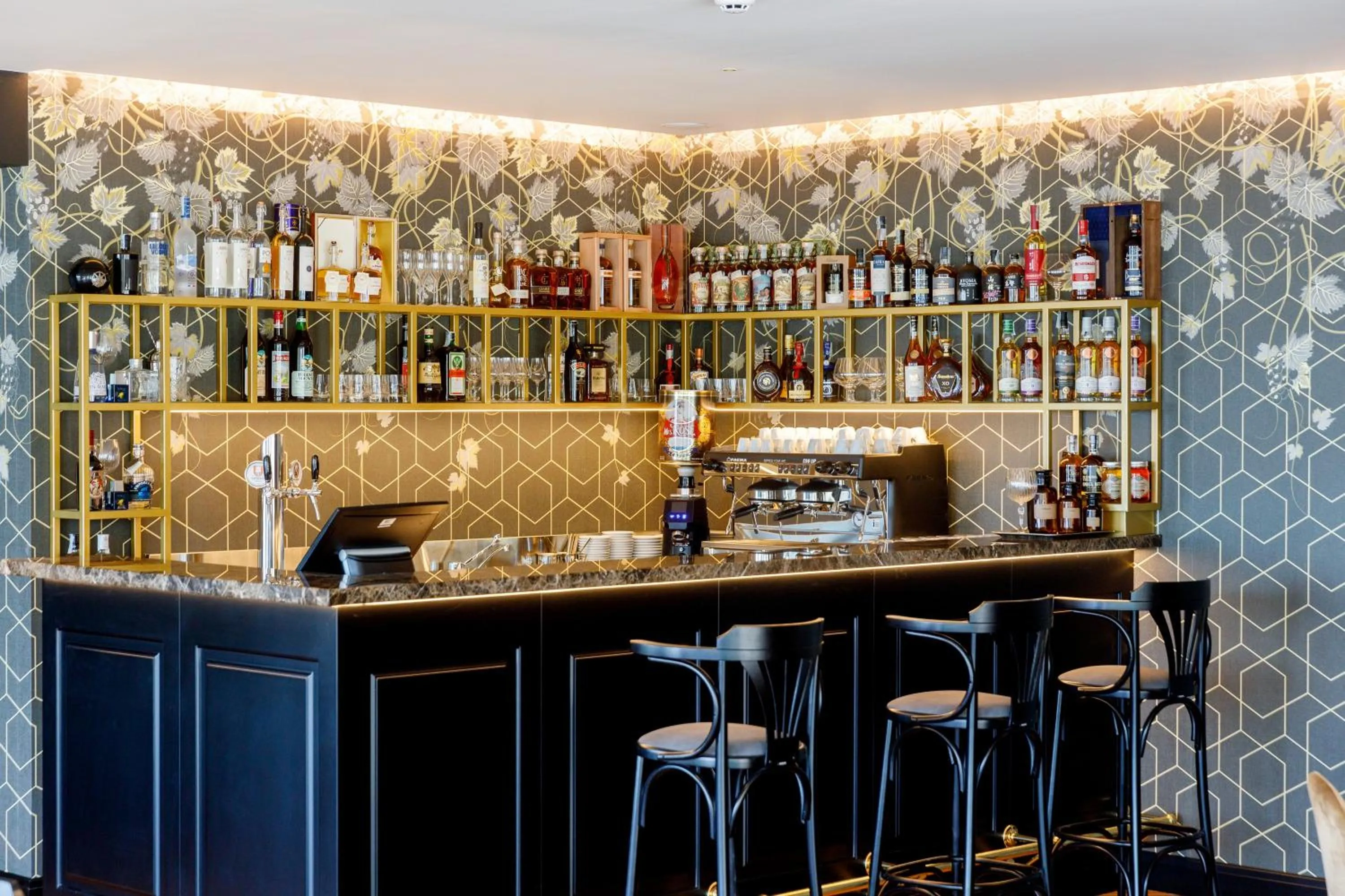 Restaurant/places to eat in Deville & Spa