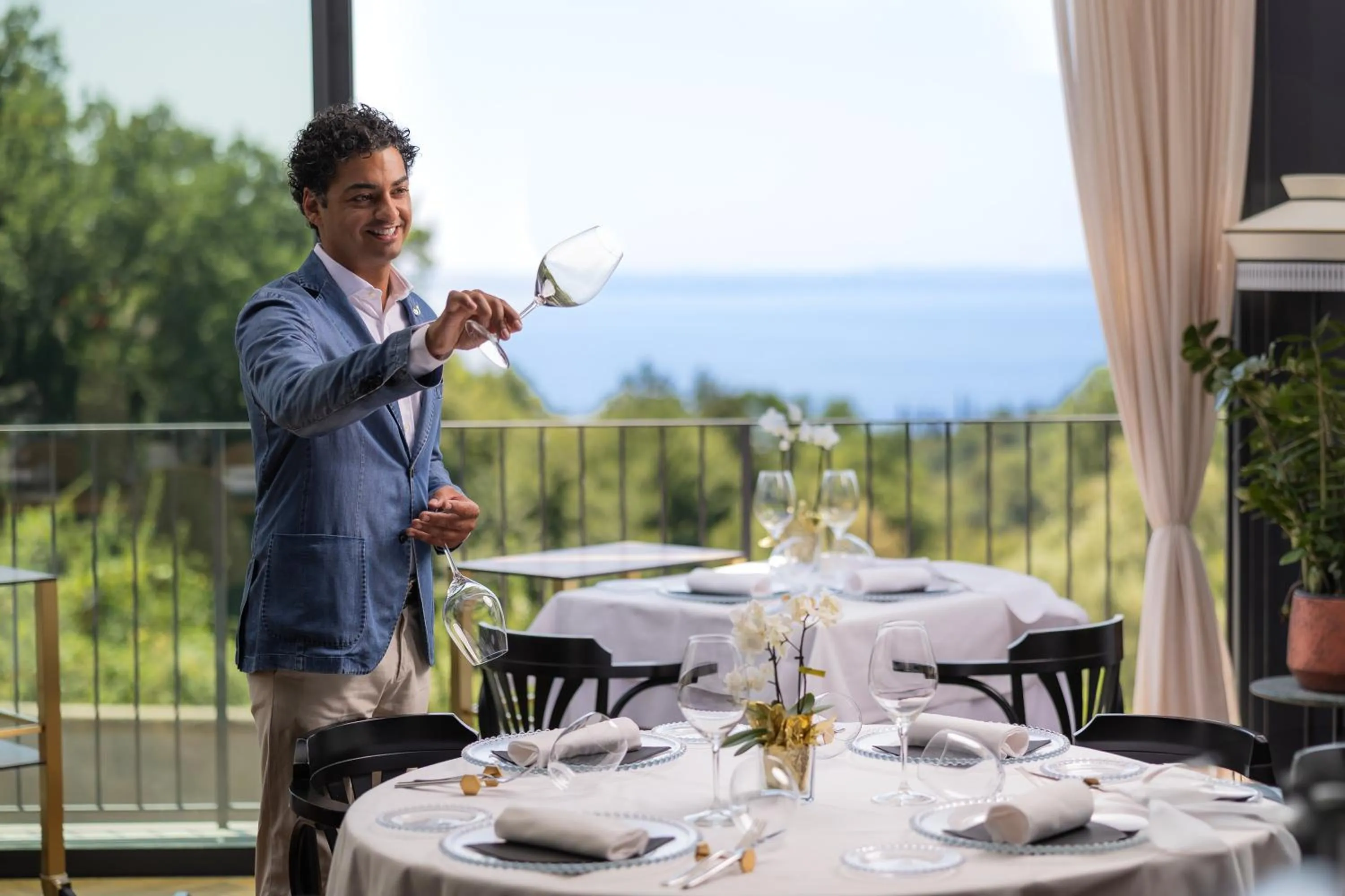 Restaurant/places to eat in Deville & Spa