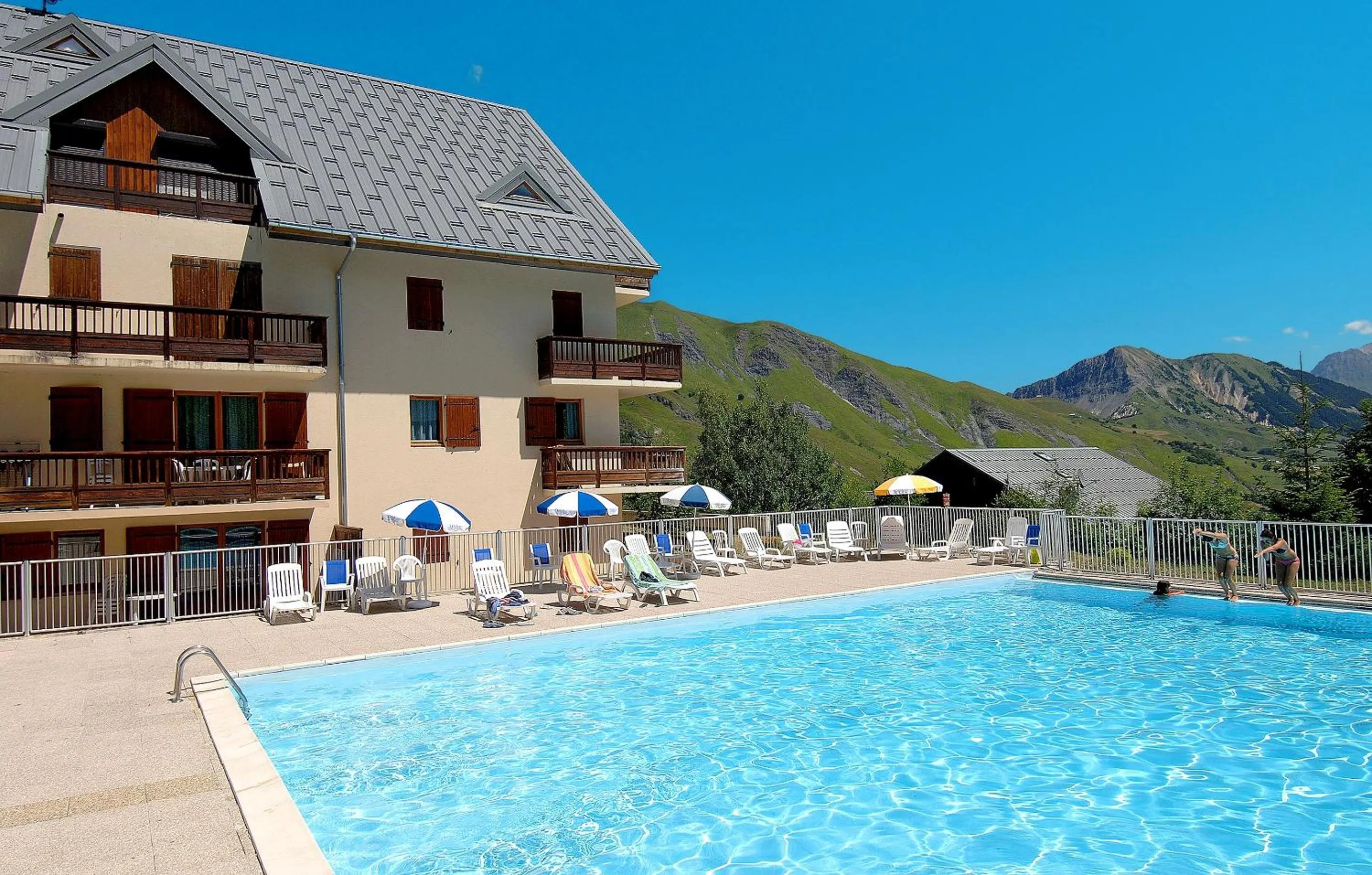 Swimming pool in Résidence Odalys Les Sybelles