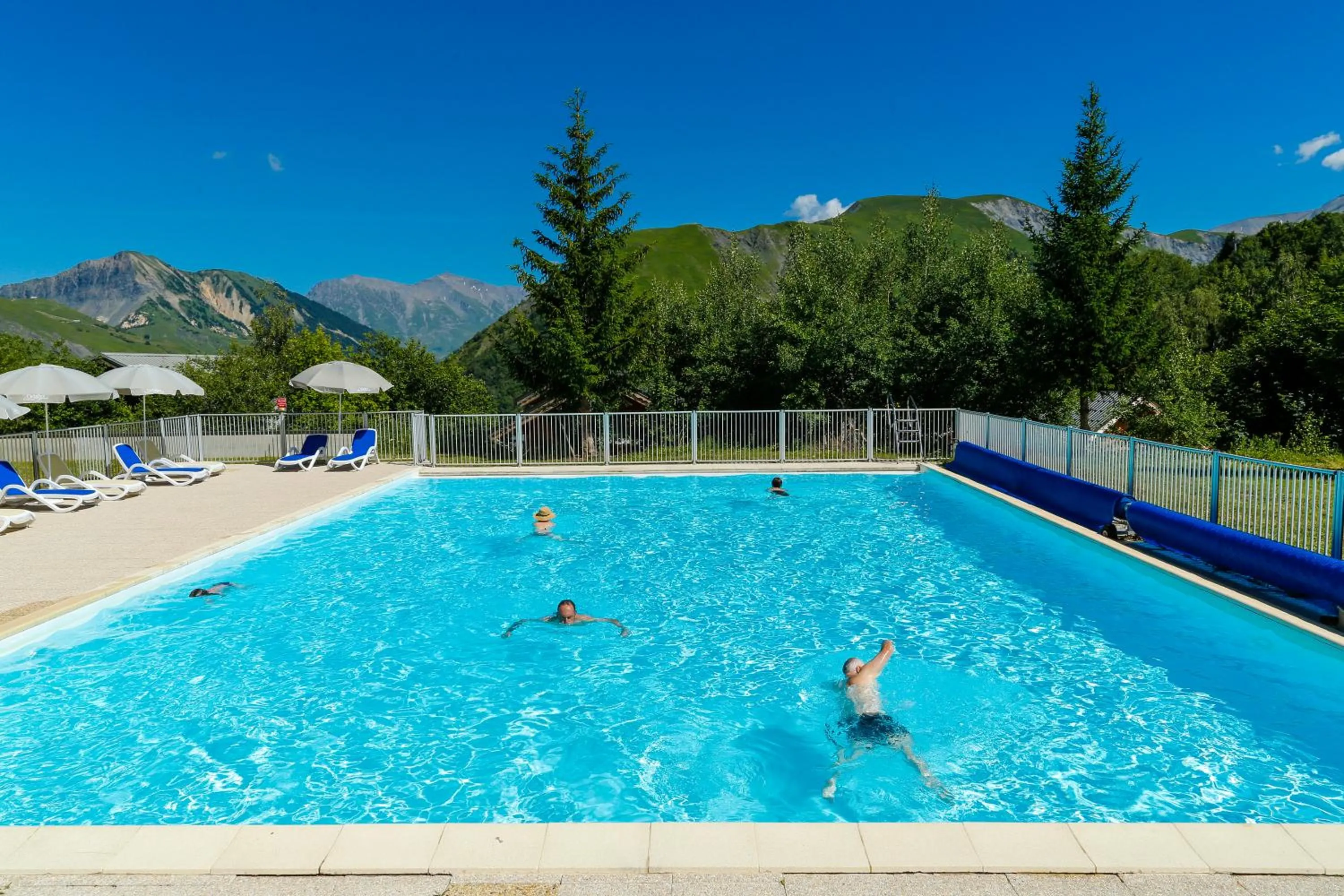 Swimming pool in Résidence Odalys Les Sybelles