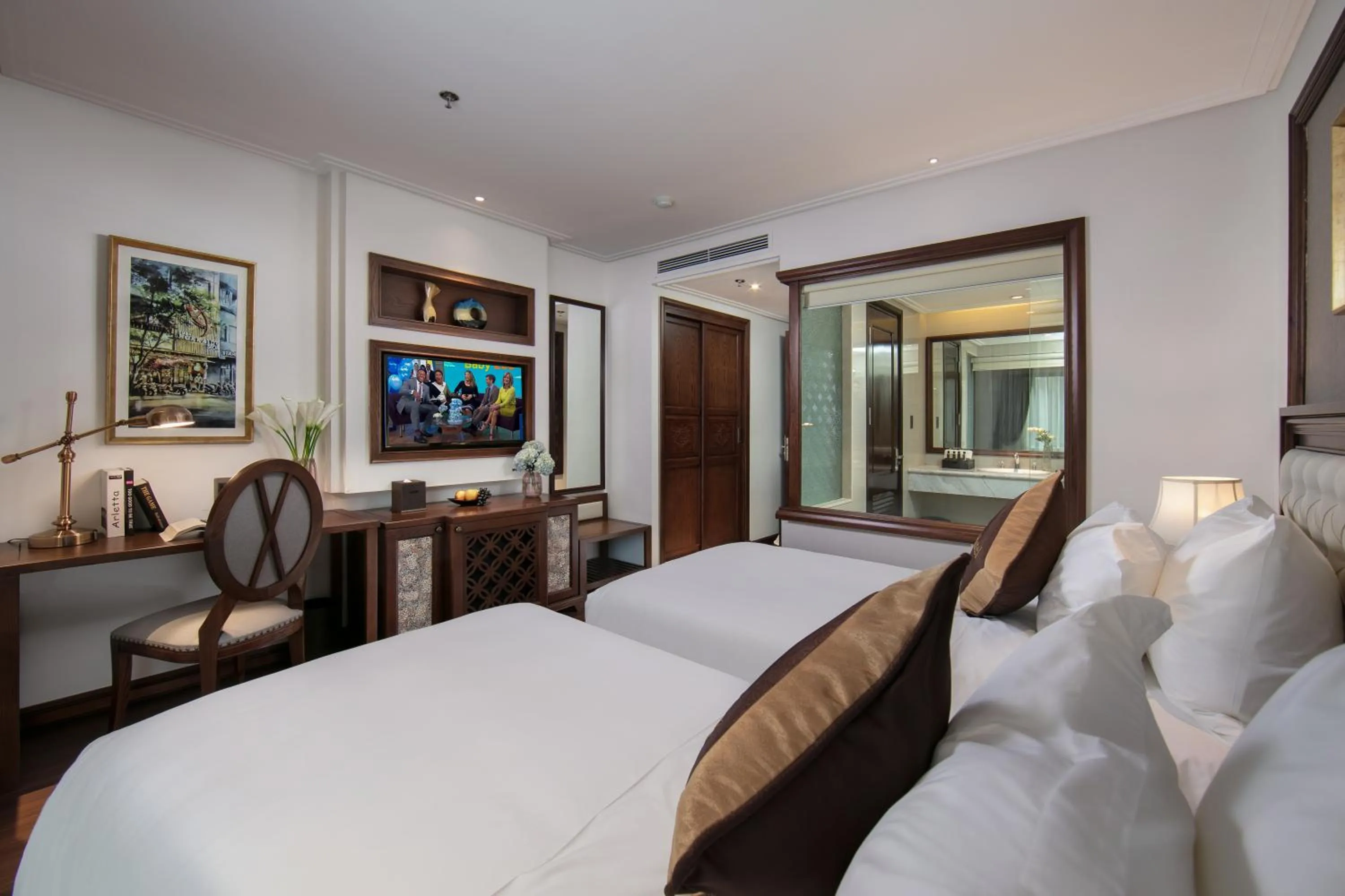 Bedroom, Bed in The Q Hotel