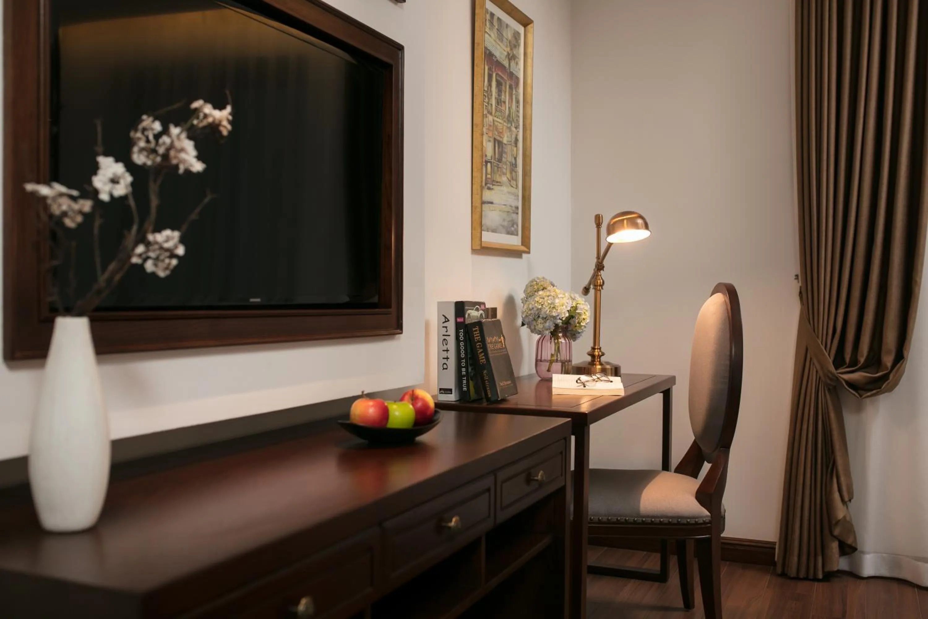 Seating area in The Q Hotel