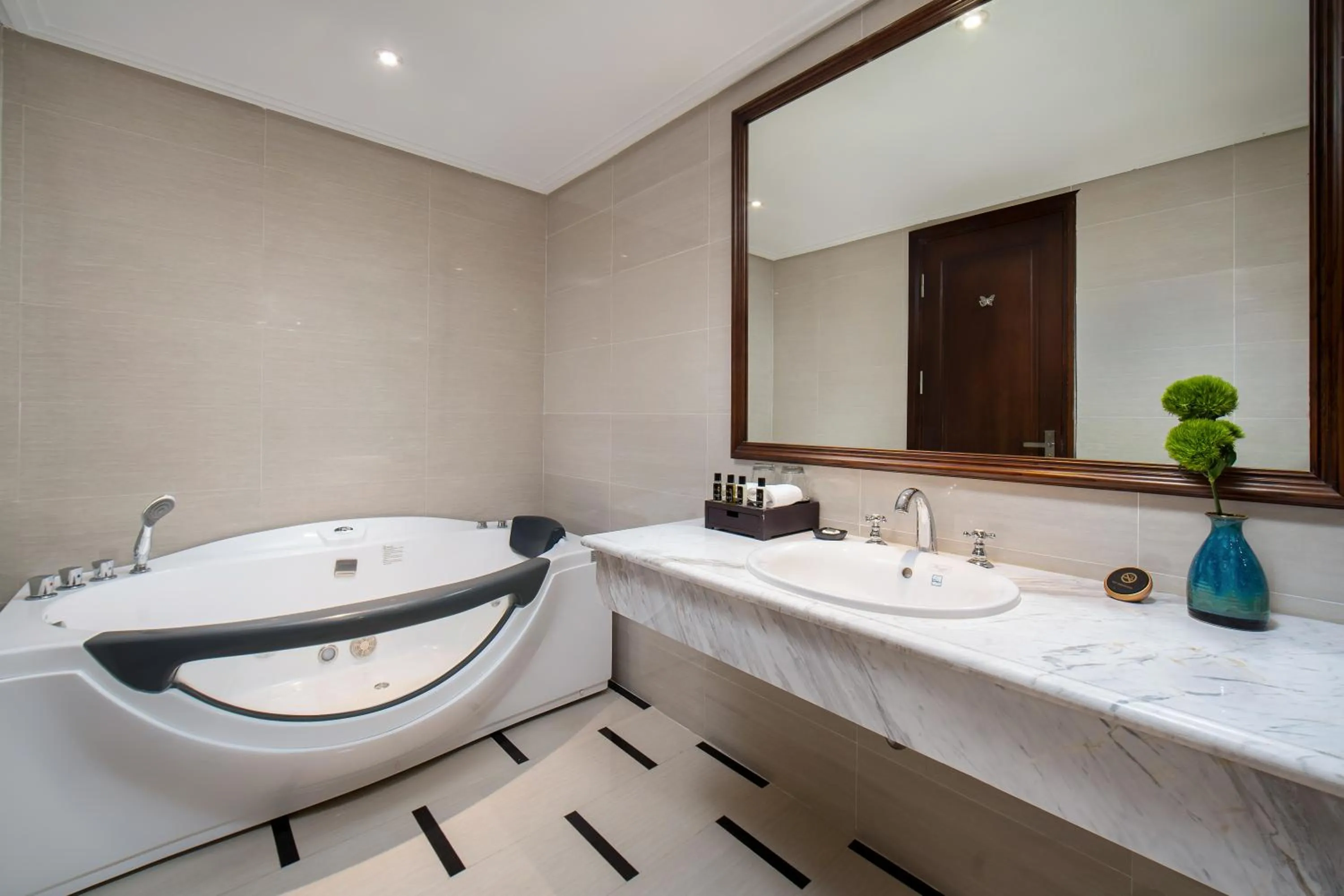 Bathroom in The Q Hotel