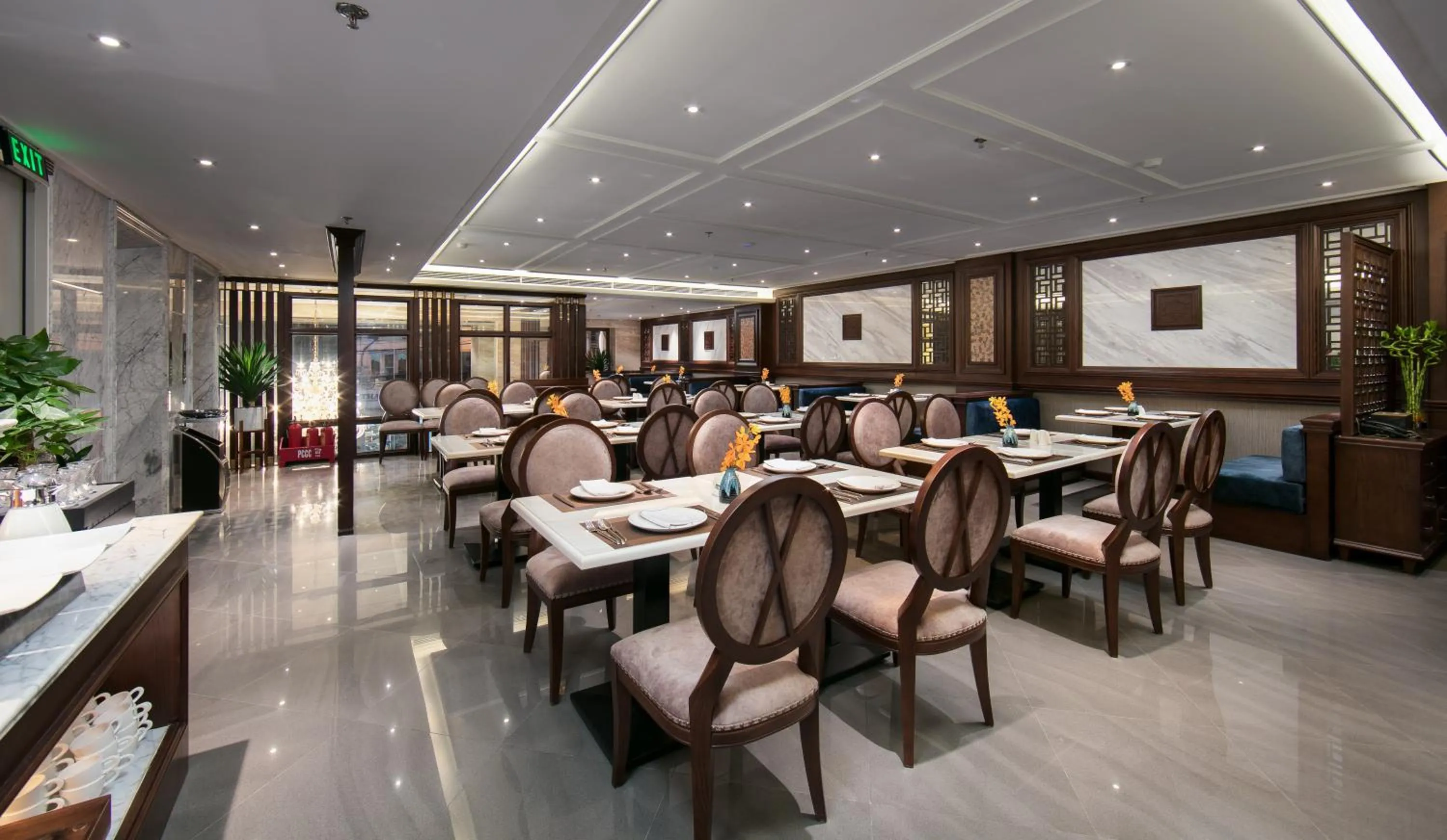 Restaurant/places to eat in The Q Hotel