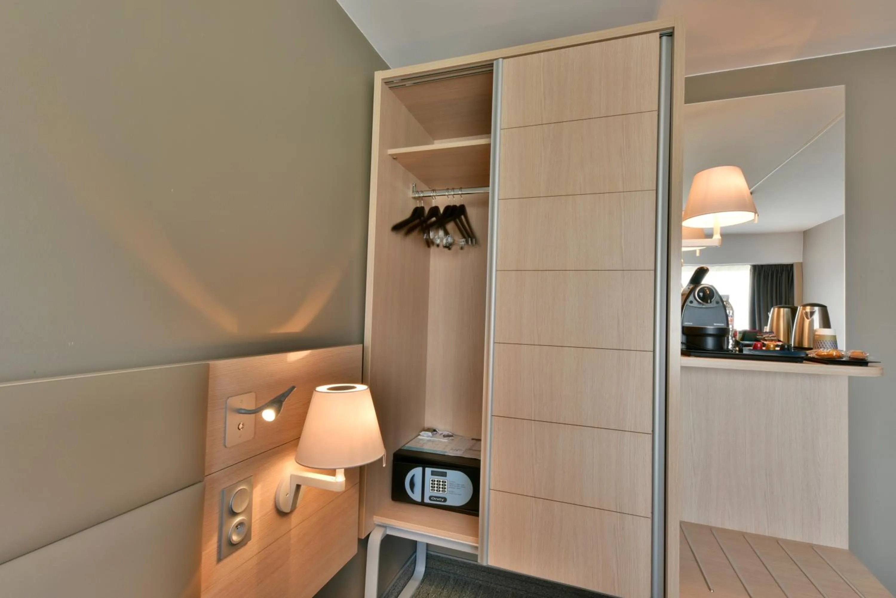 Coffee/tea facilities in Mercure Périgueux Centre Historique