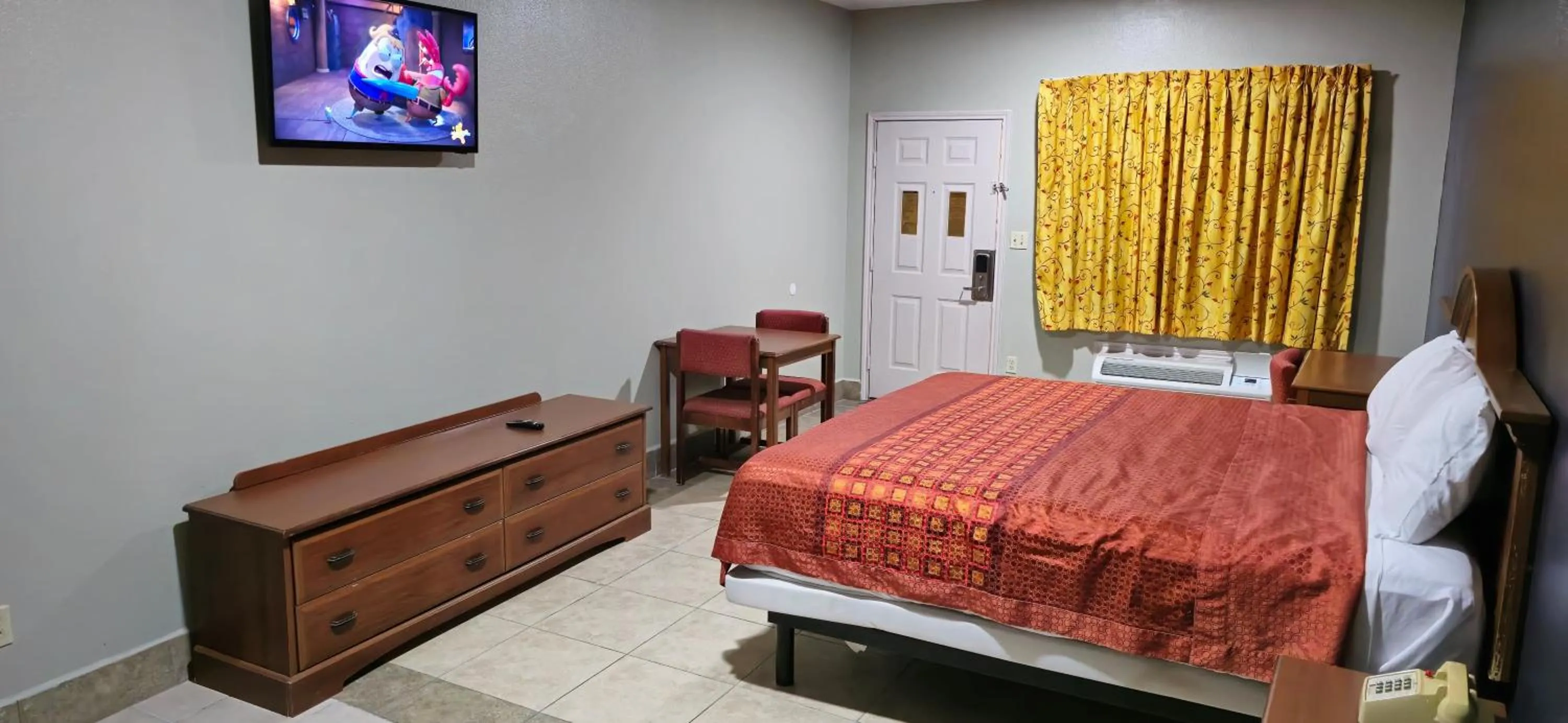 Bed in Texas Inn and Suites RGV