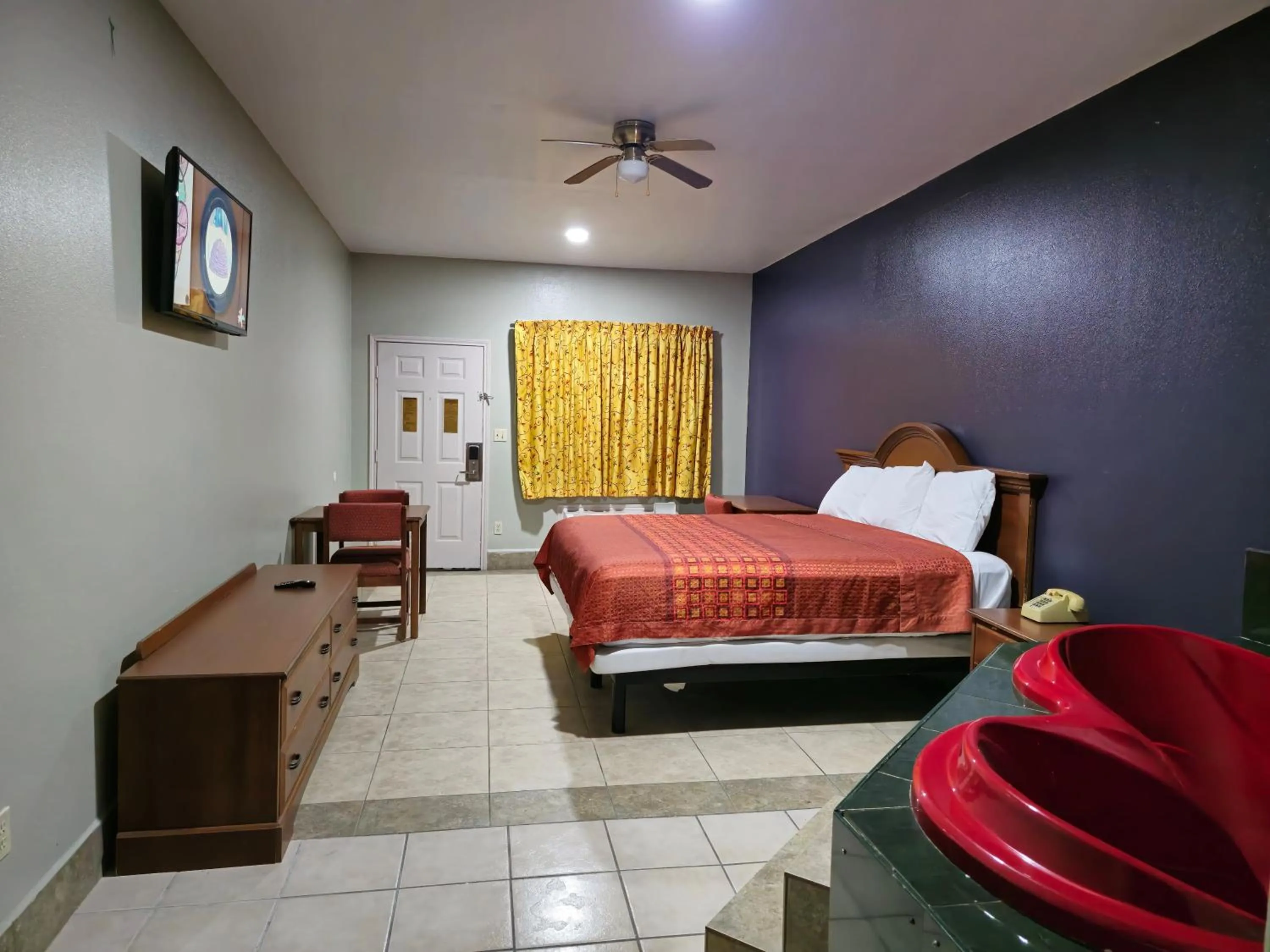 Bed in Texas Inn and Suites RGV