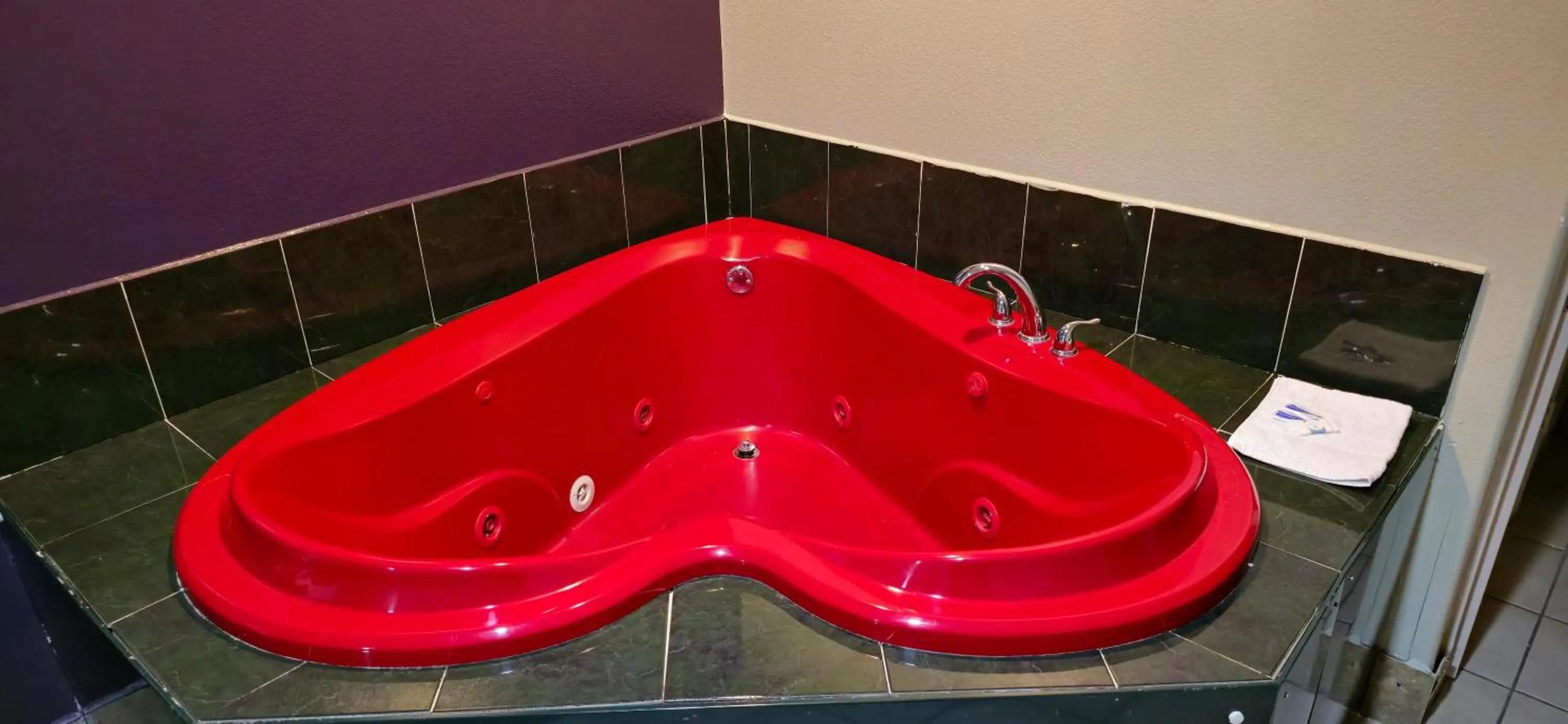 Hot Tub in Texas Inn and Suites RGV