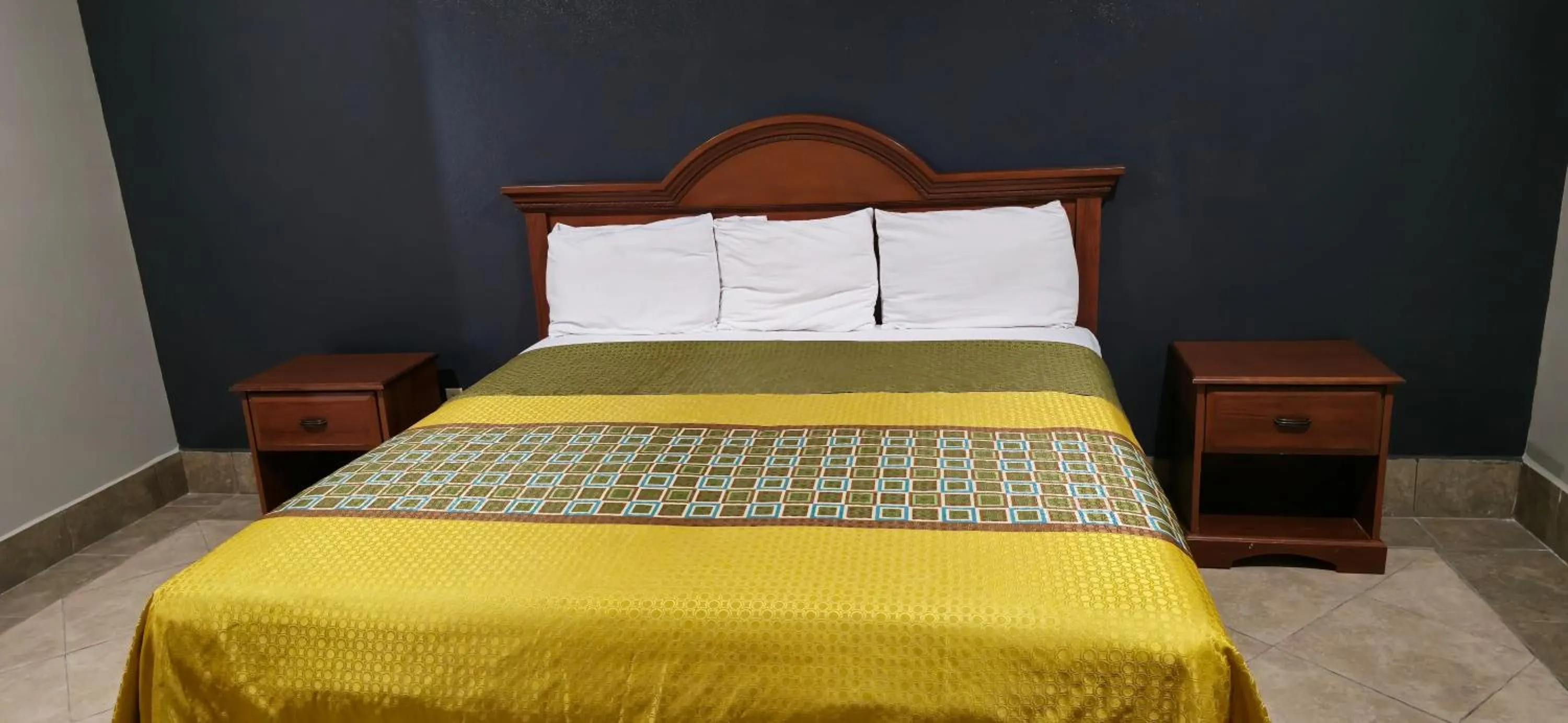 Bed in Texas Inn and Suites RGV