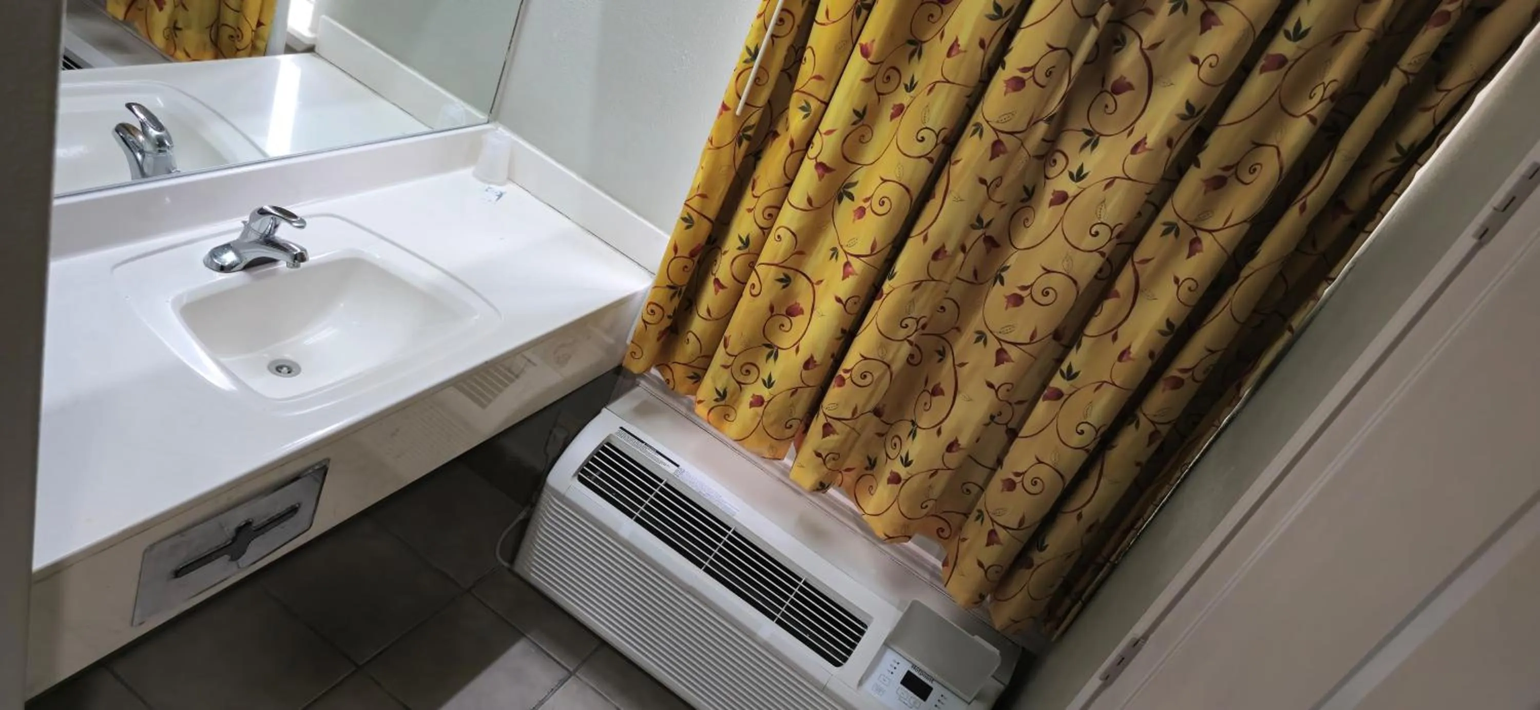 Bathroom in Texas Inn and Suites RGV