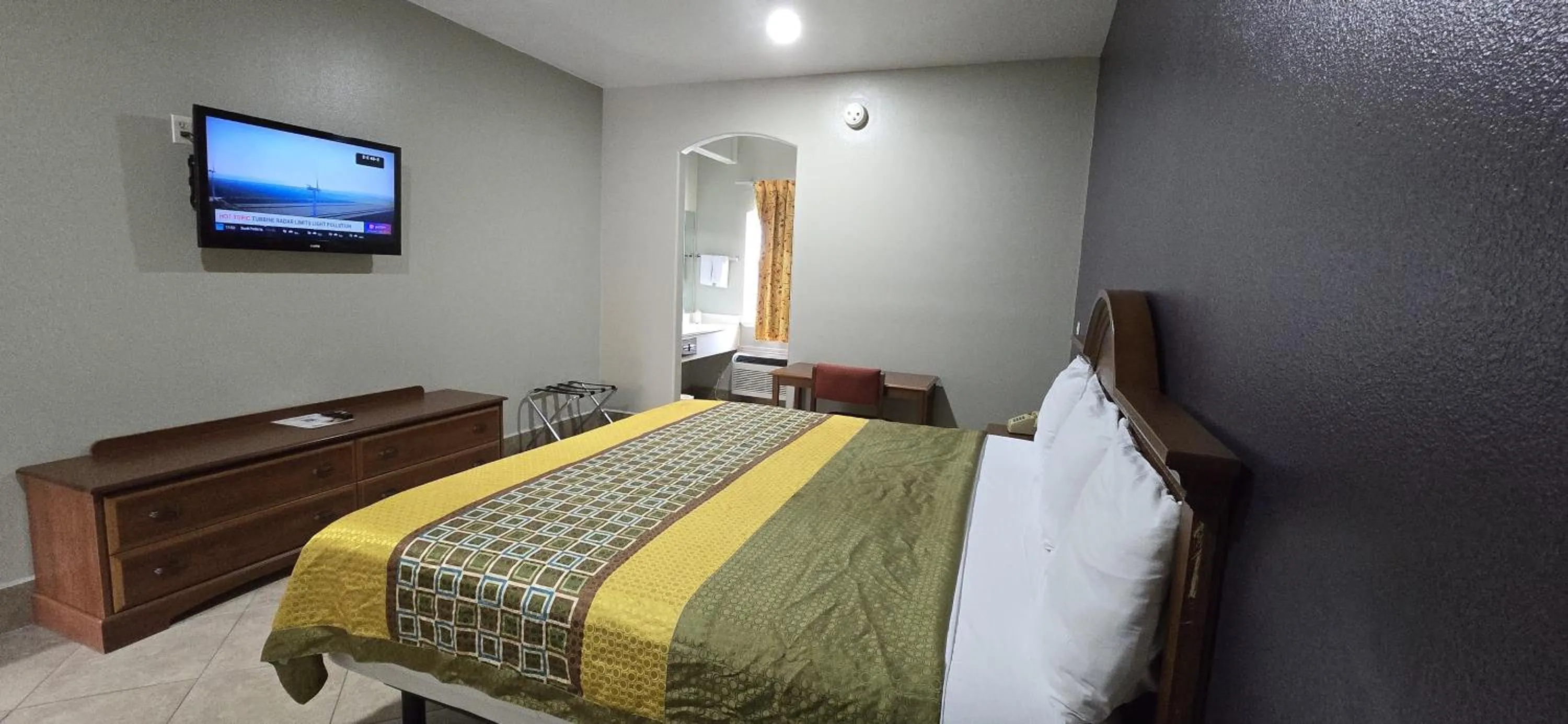 Bed in Texas Inn and Suites RGV