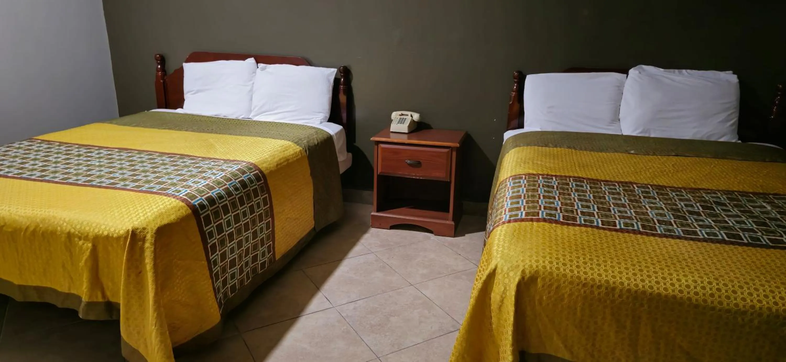 Bed in Texas Inn and Suites RGV