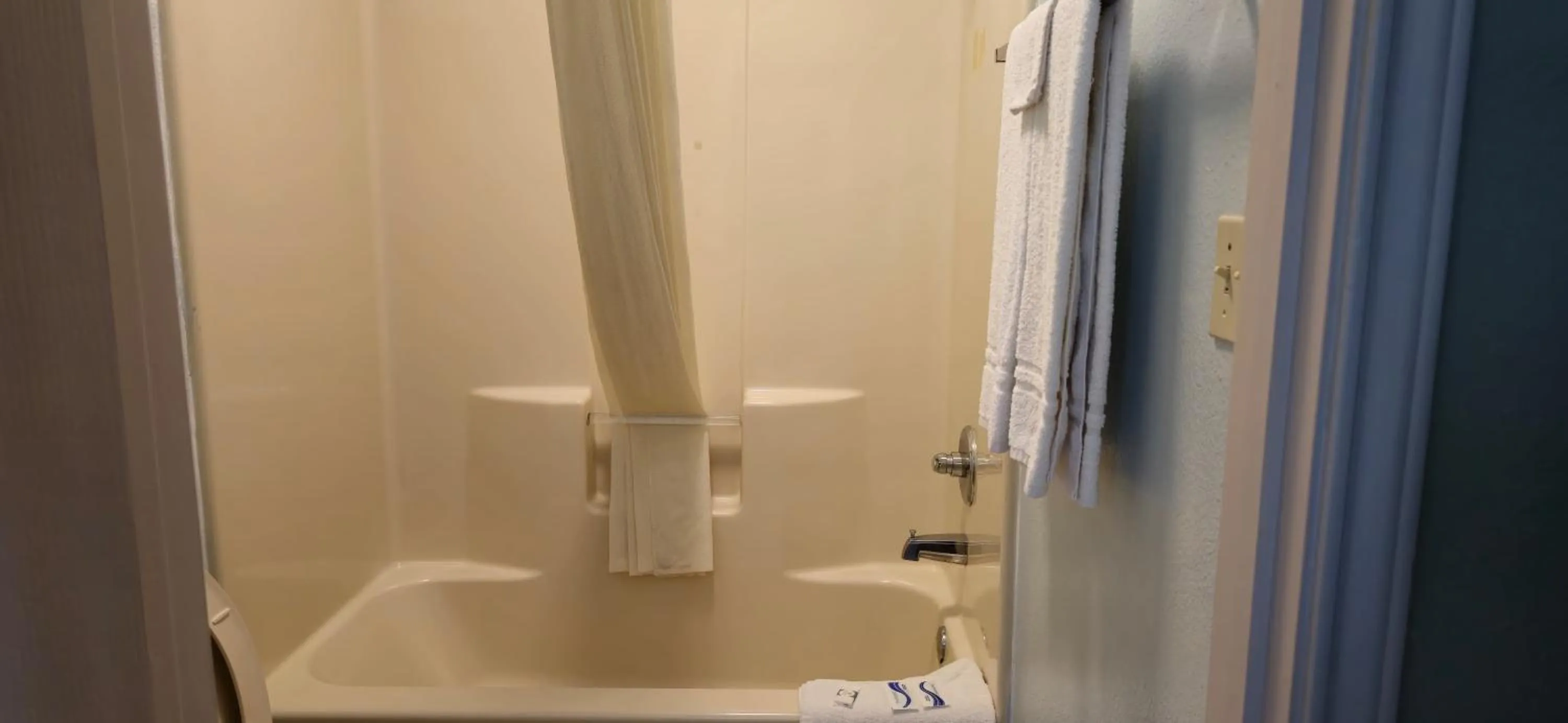 Shower in Texas Inn and Suites RGV