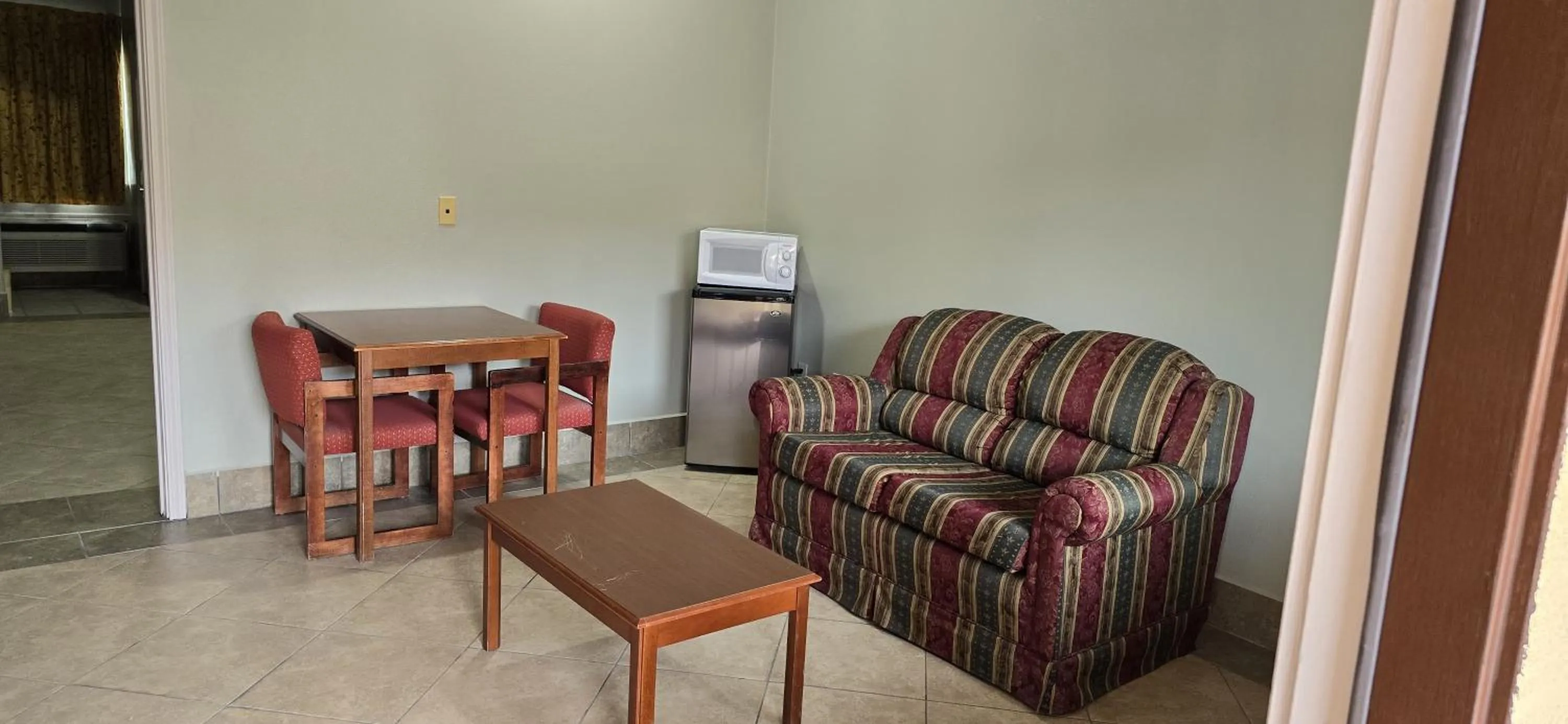 Living room in Texas Inn and Suites RGV